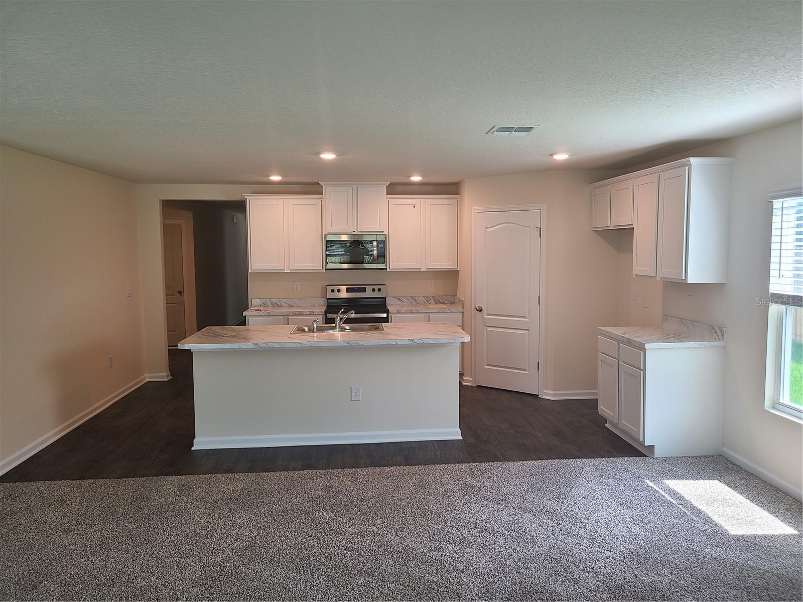 21 Slocum Path Property Photo 5