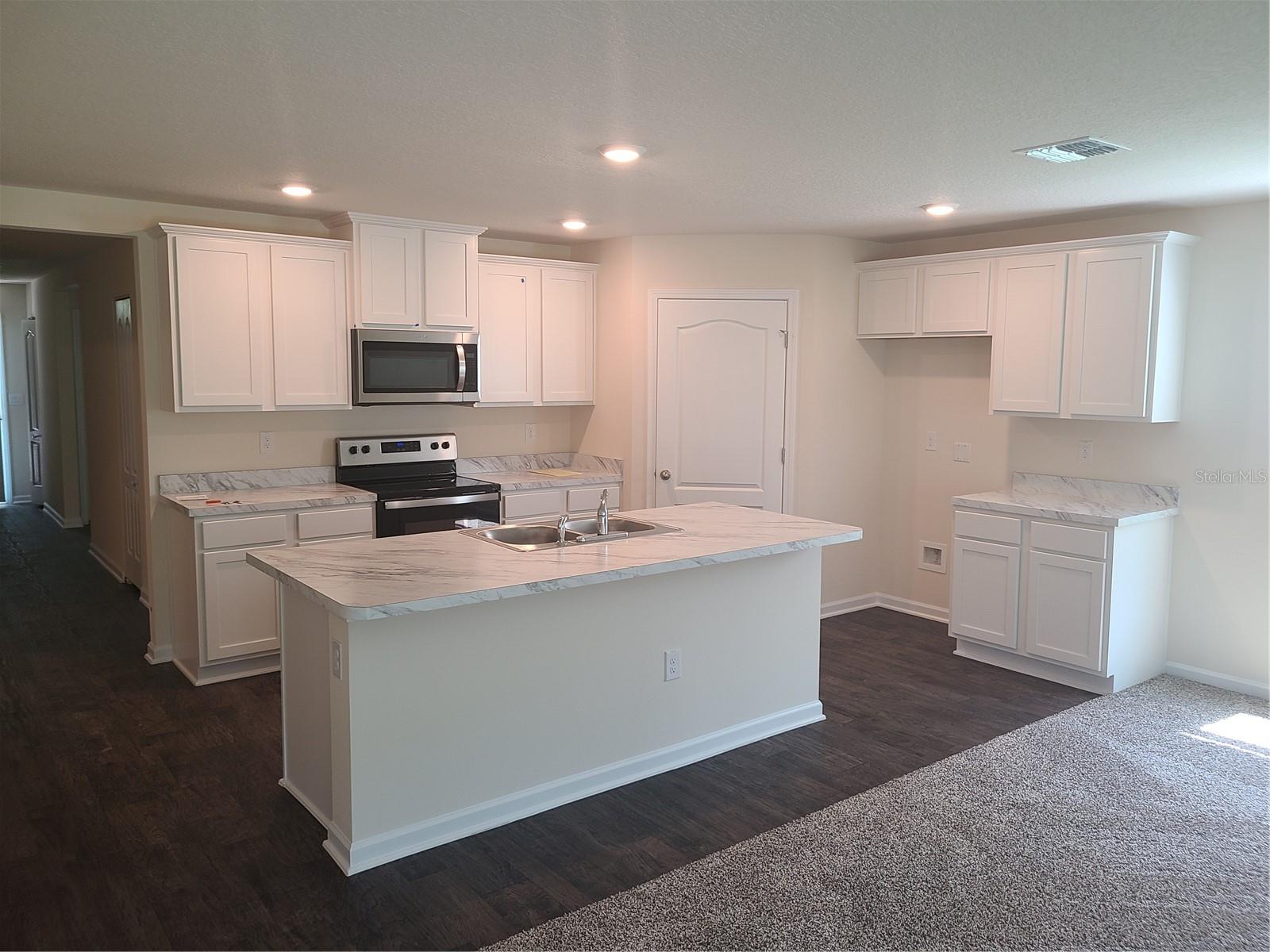 21 Slocum Path Property Photo 6