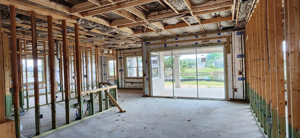 48 Longview Way N Property Photo 2