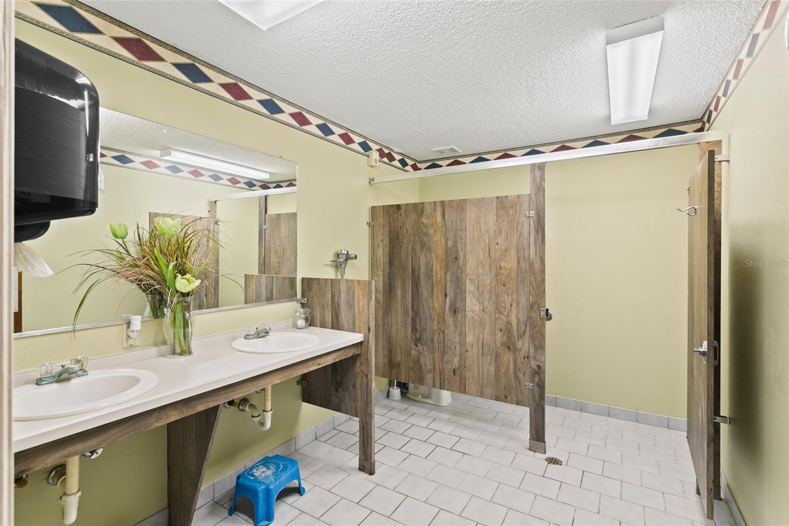 3601 E Moody Blvd Property Photo 12