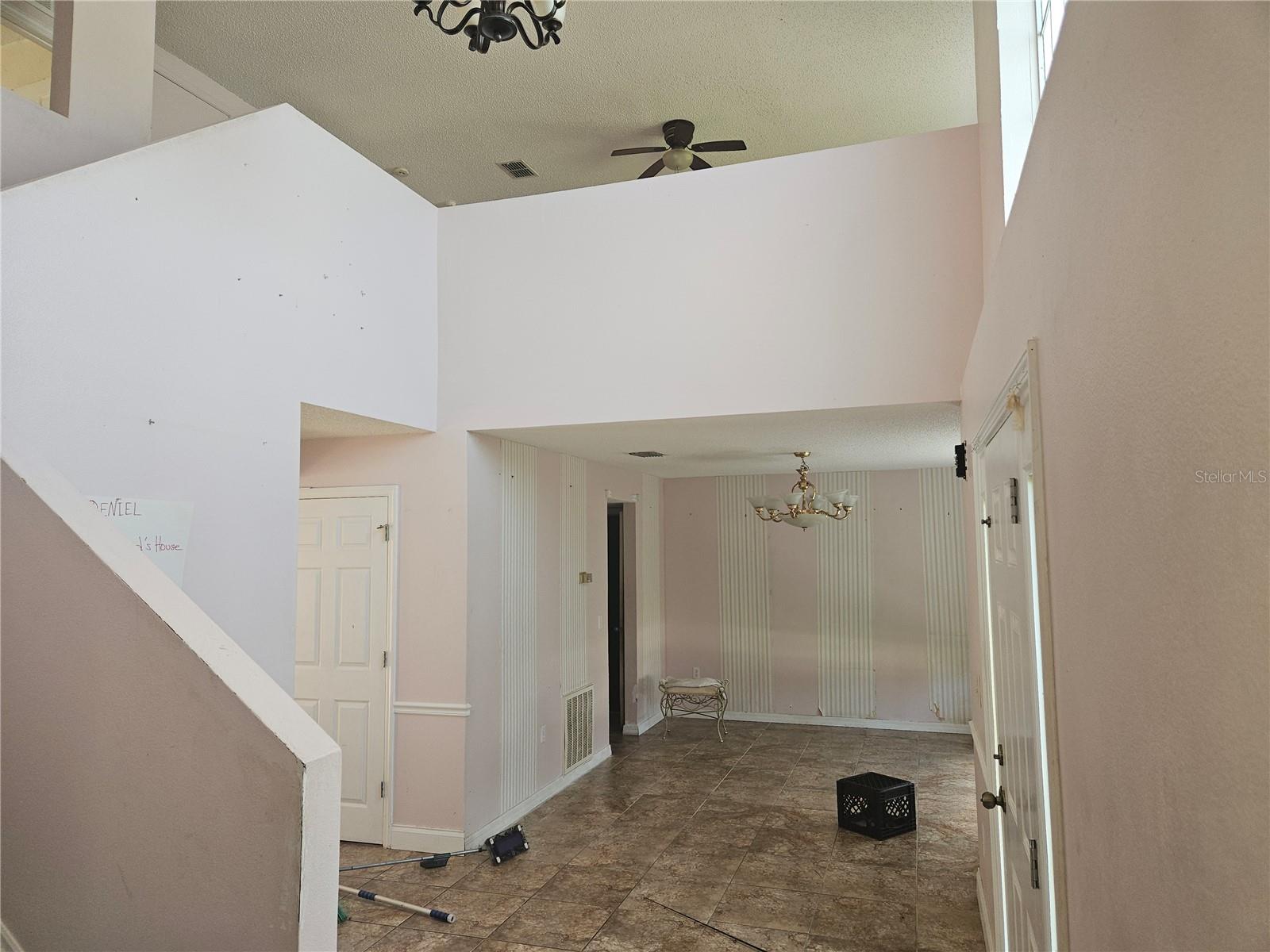 73 London Drive Property Photo 2