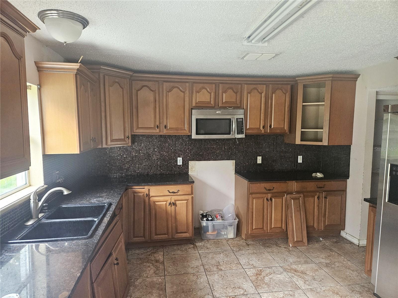 73 London Drive Property Photo 4