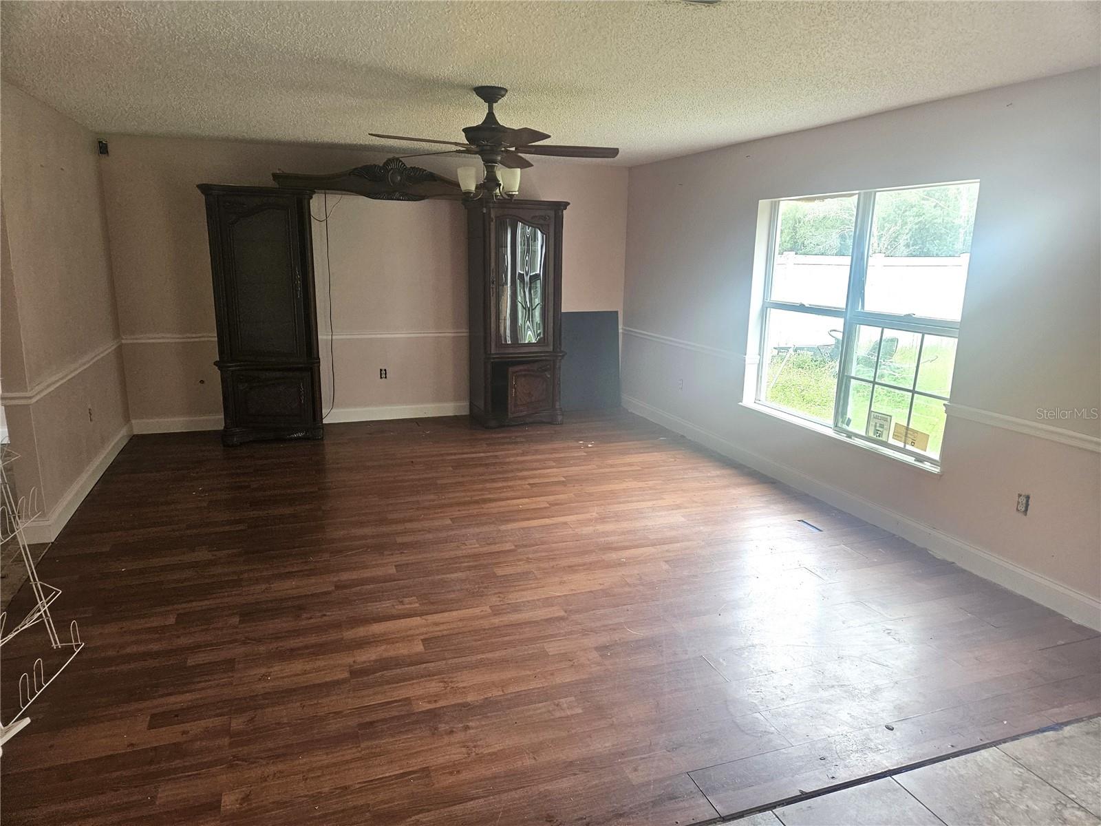 73 London Drive Property Photo 11