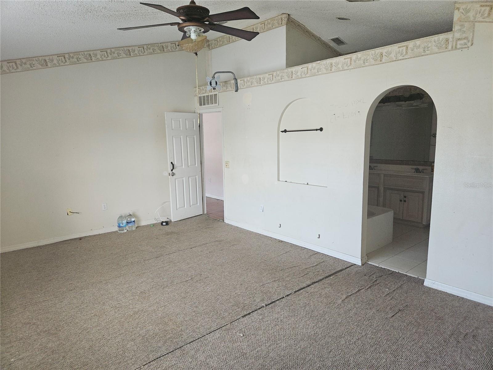 73 London Drive Property Photo 28