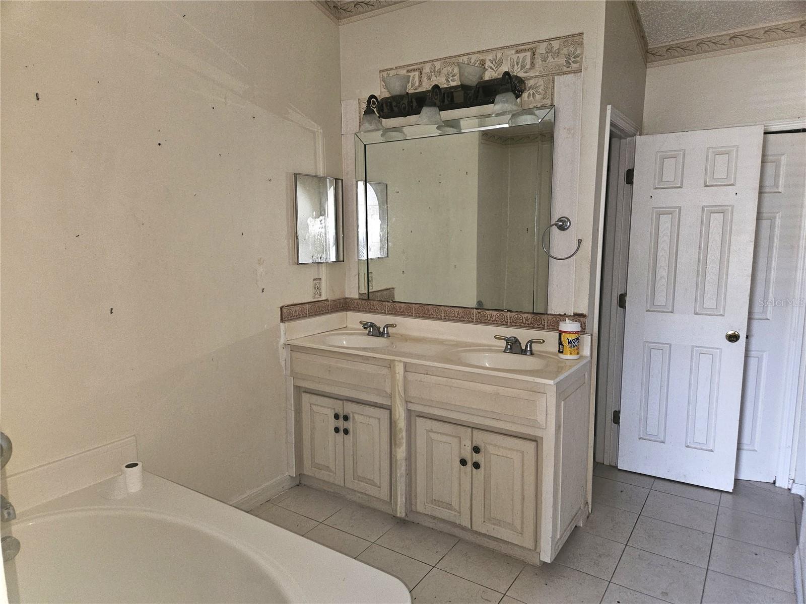 73 London Drive Property Photo 29