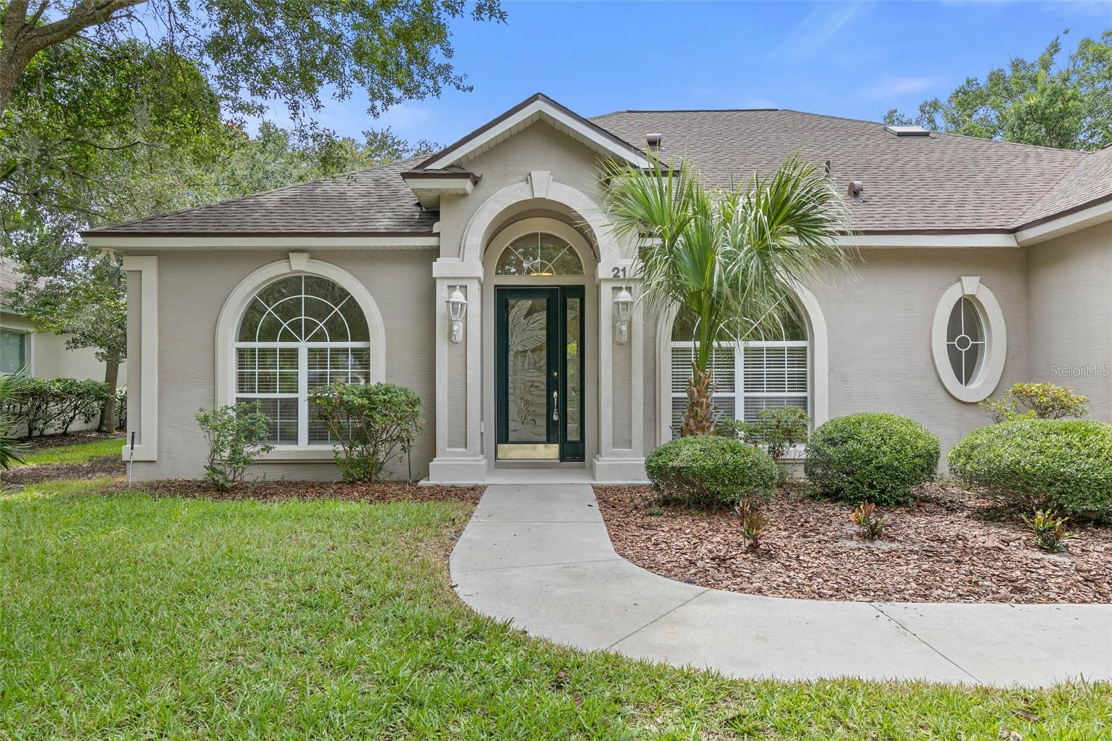 21 N Village Dr Property Photo 1
