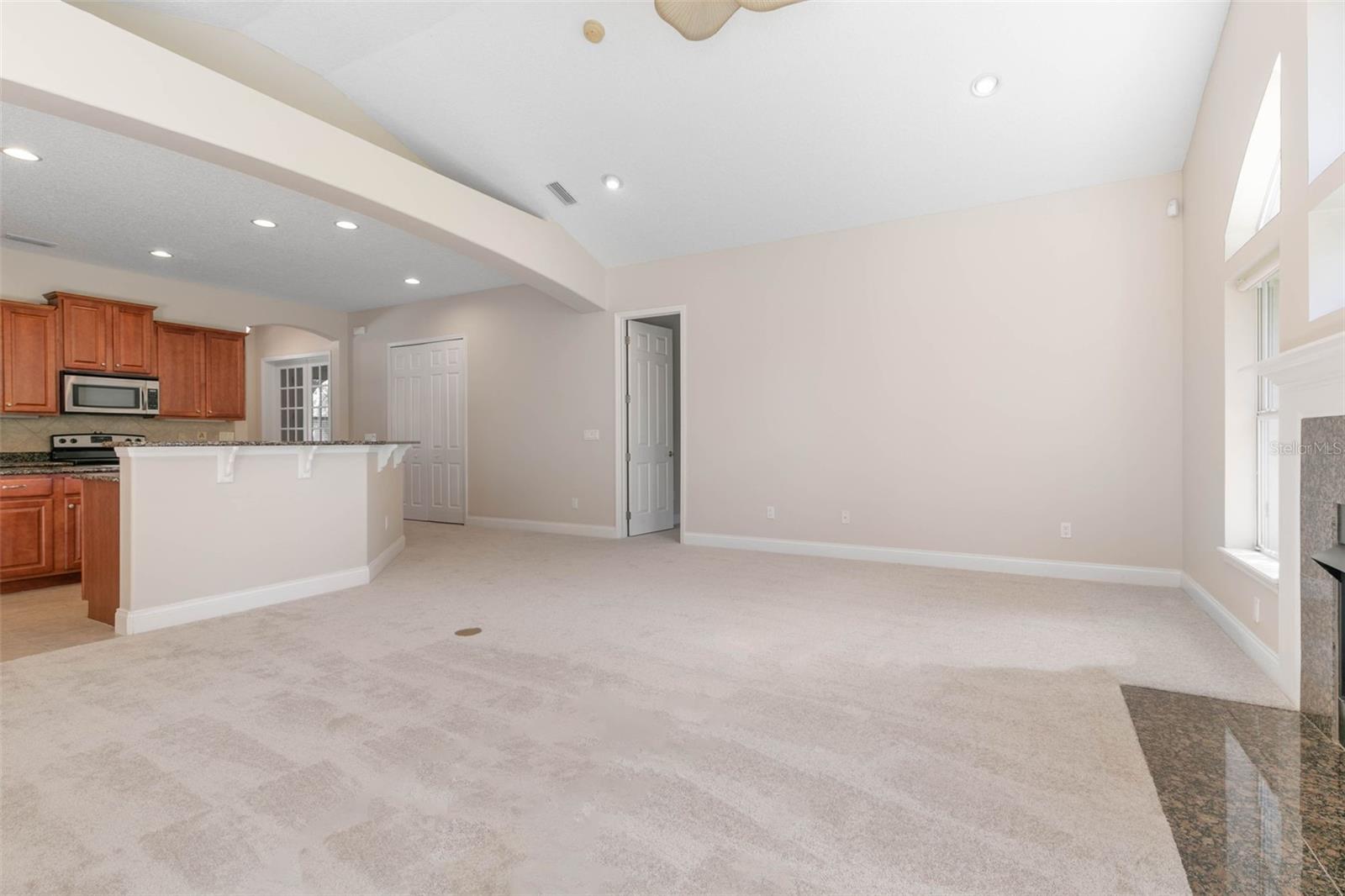 21 N Village Dr Property Photo 14