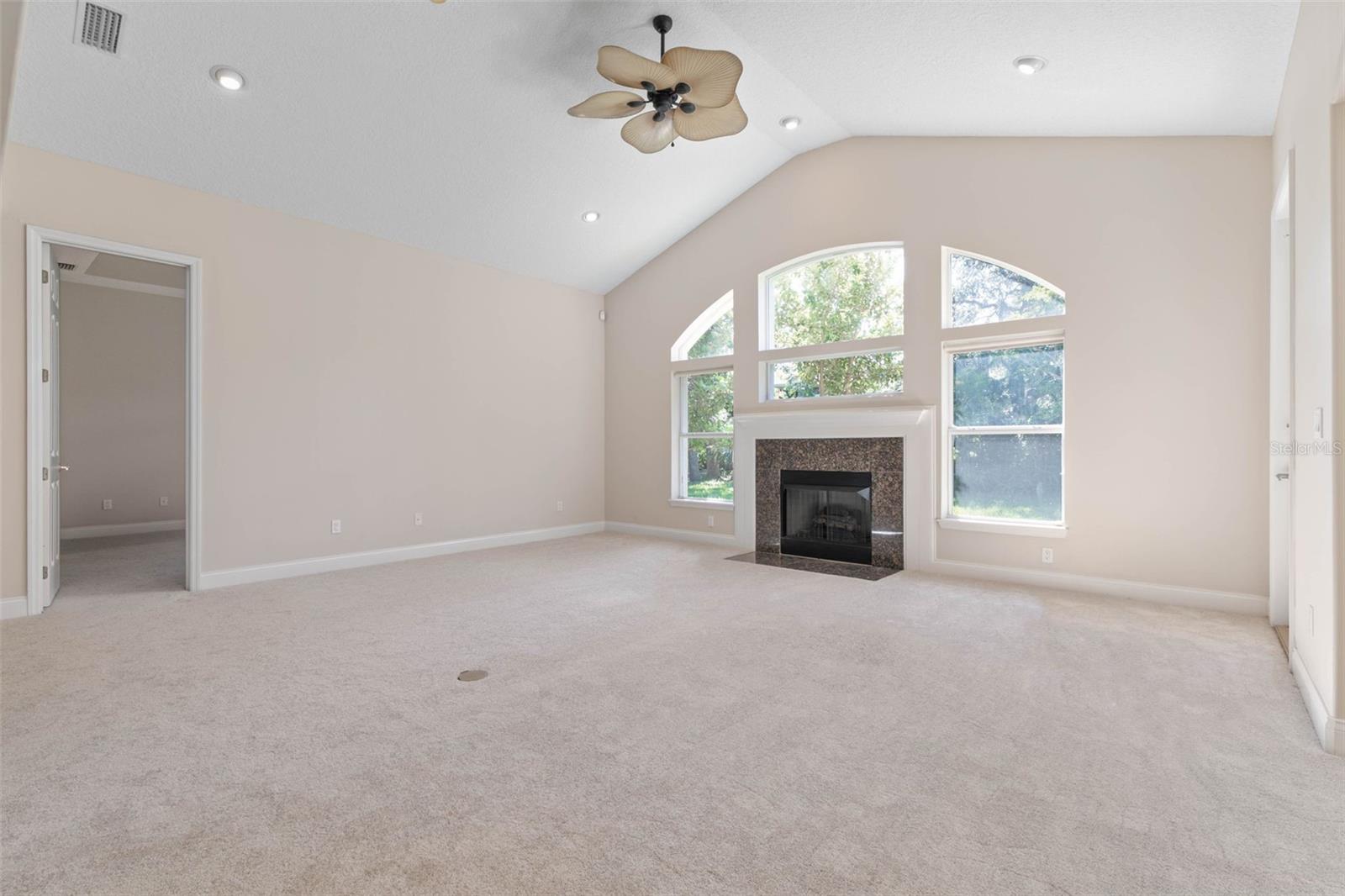 21 N Village Dr Property Photo 17