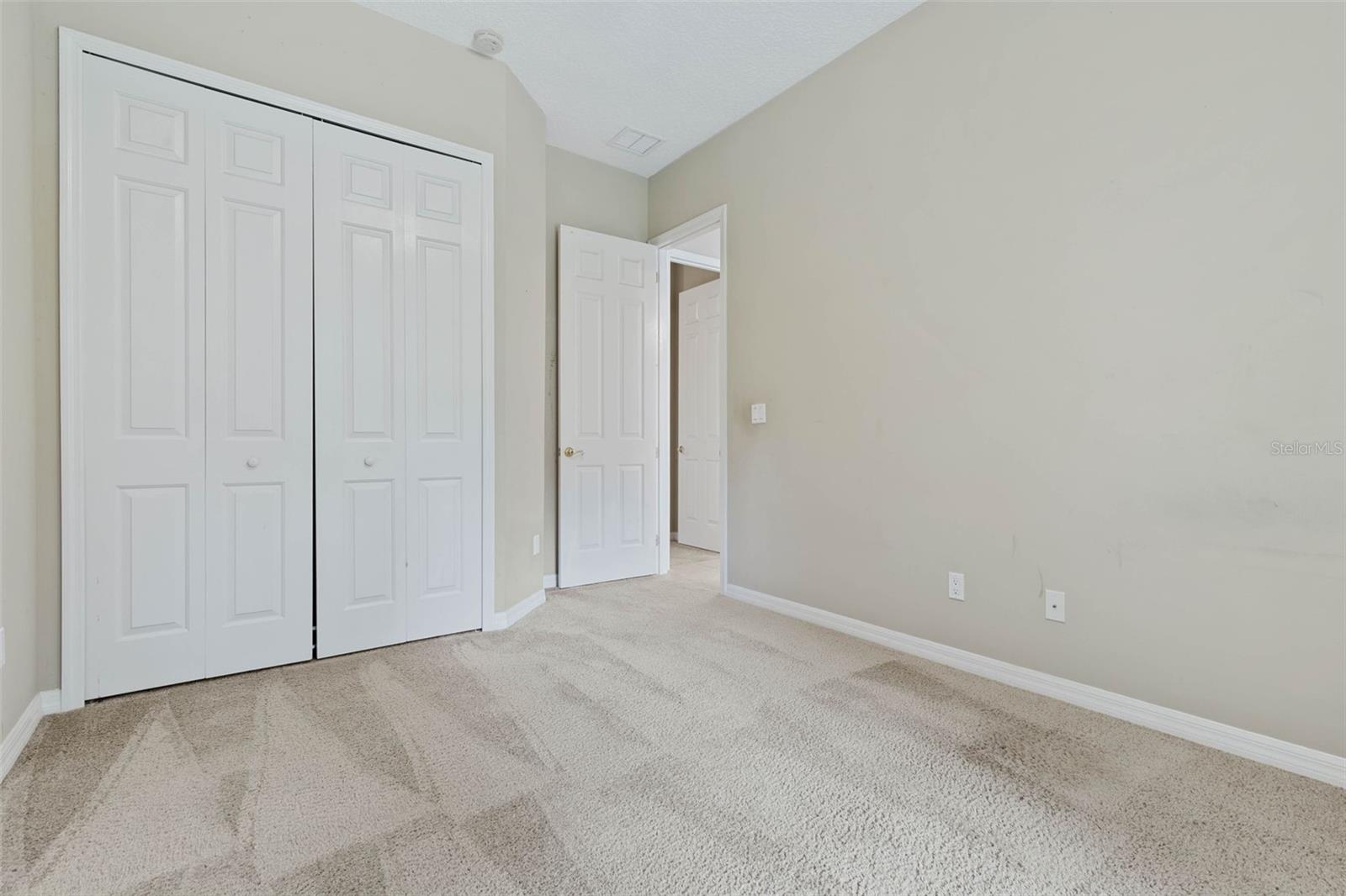 21 N Village Dr Property Photo 26