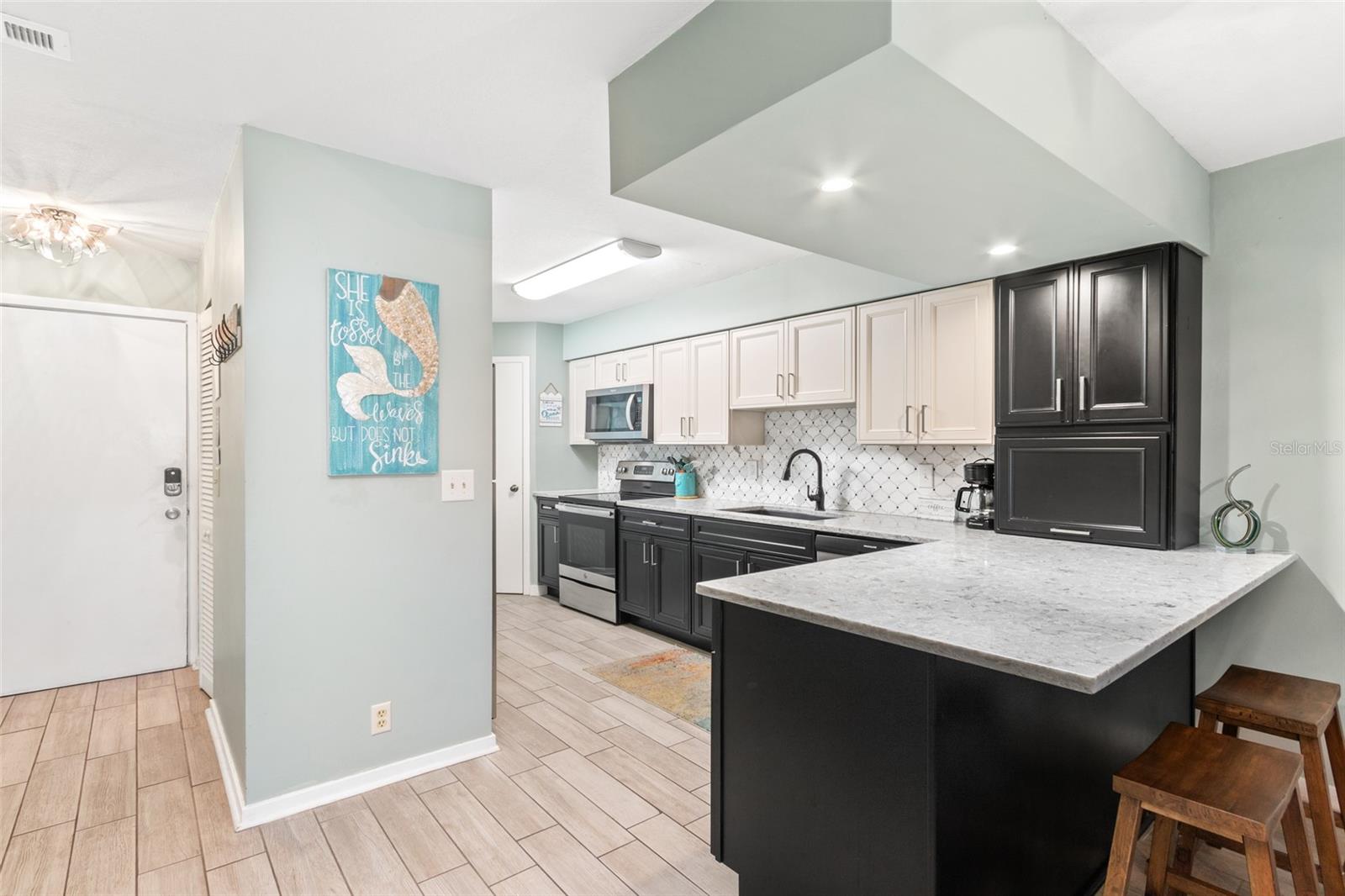 180 Ocean Hibiscus Dr #301 Property Photo 10