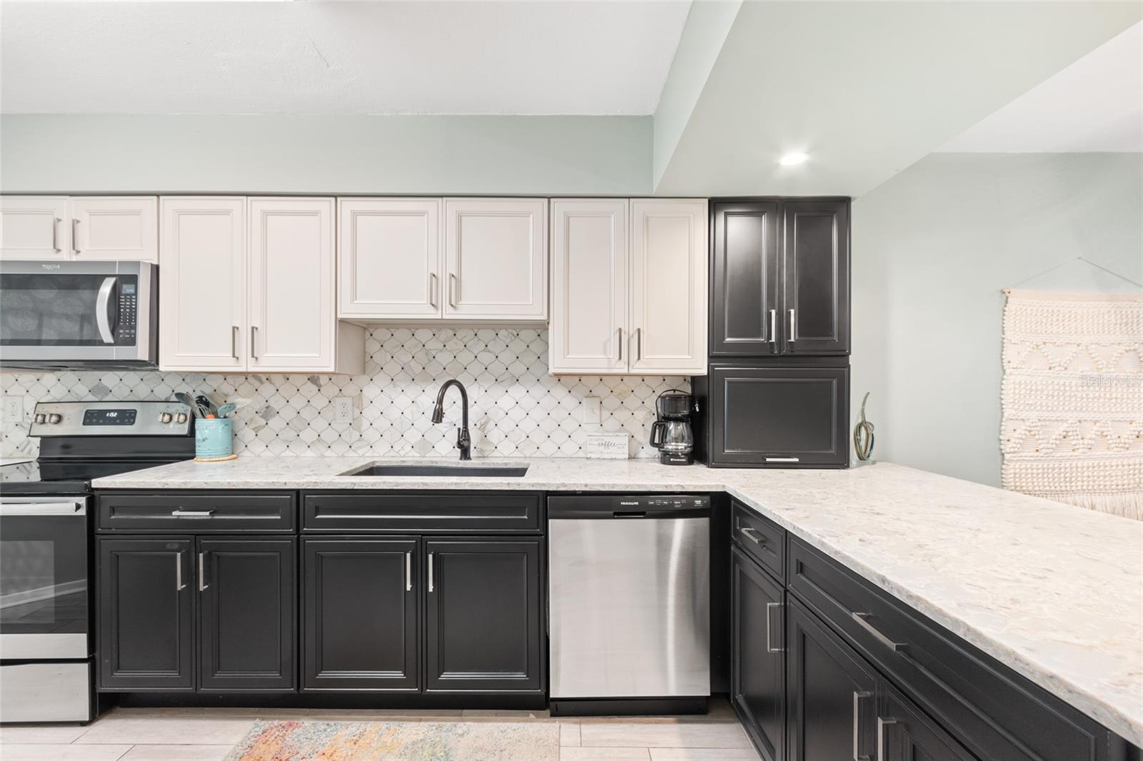 180 Ocean Hibiscus Dr #301 Property Photo 17