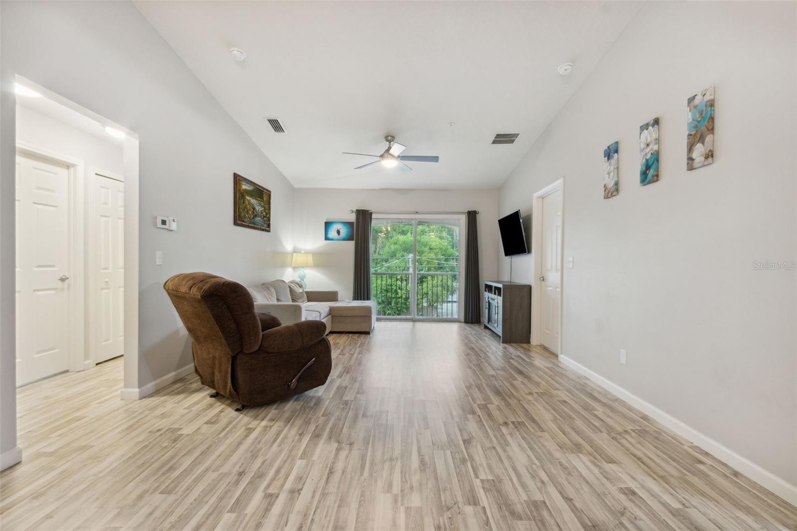 503 Golden Lake Loop Property Photo 16