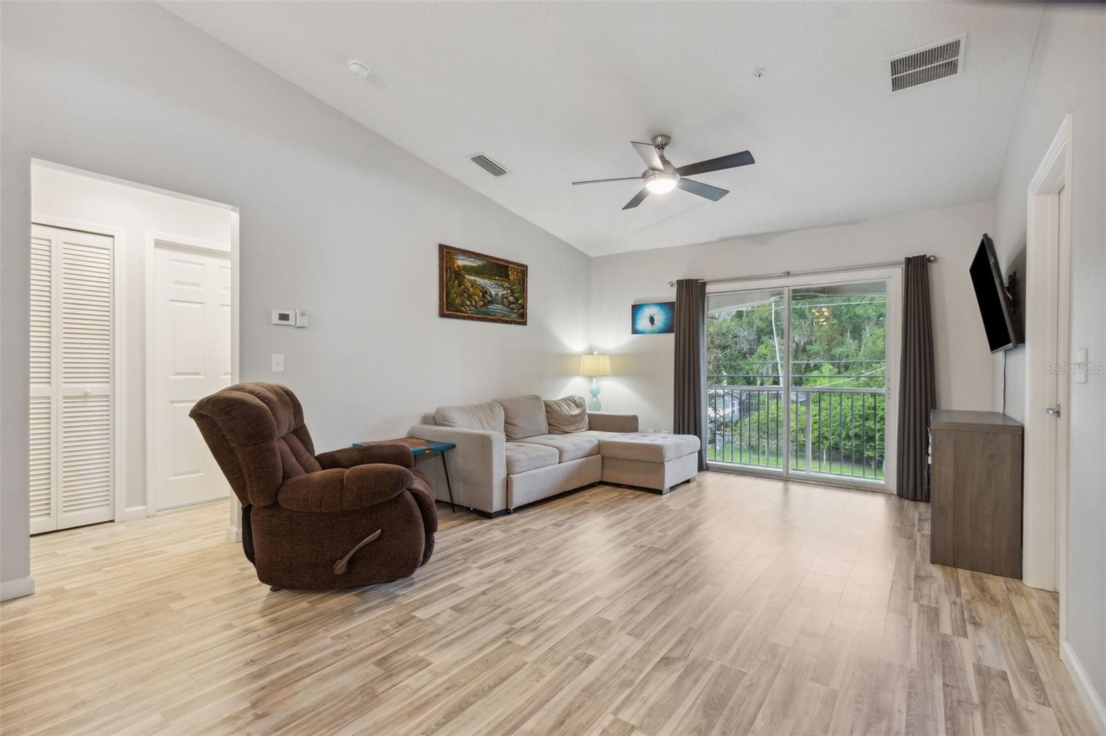 503 Golden Lake Loop Property Photo 19
