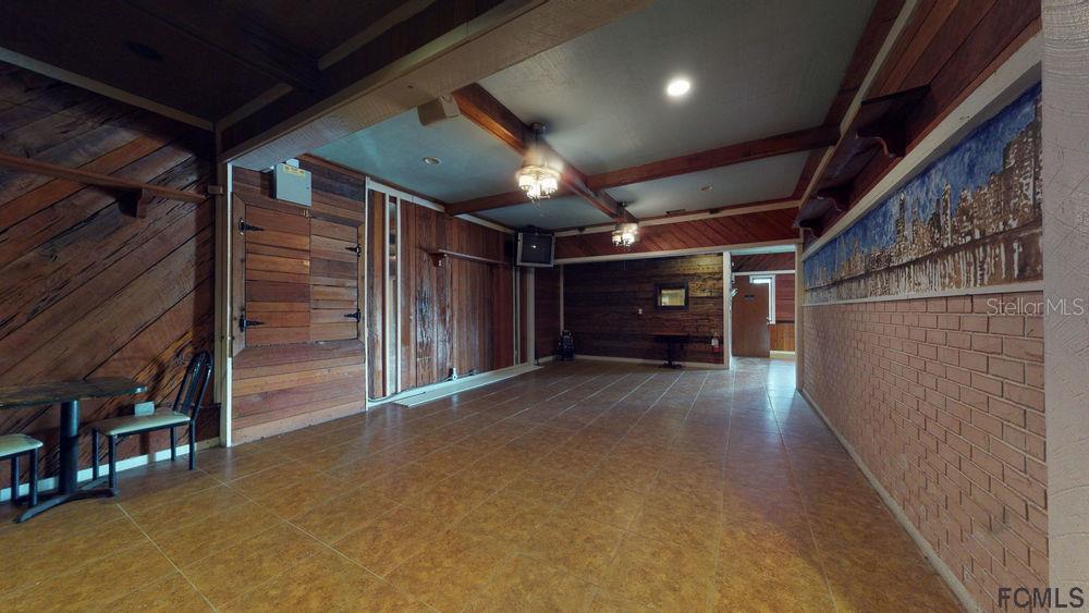 4701 E Moody Blvd Property Photo 8