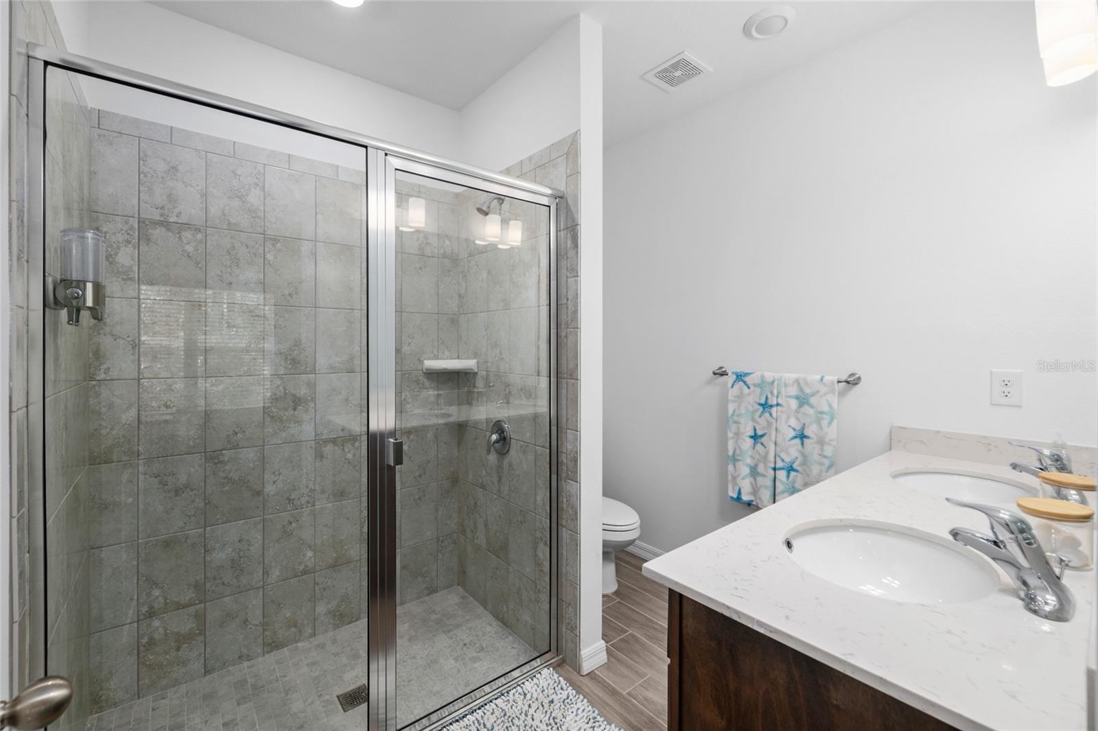 37 Ullman Pl #a & B Property Photo 43