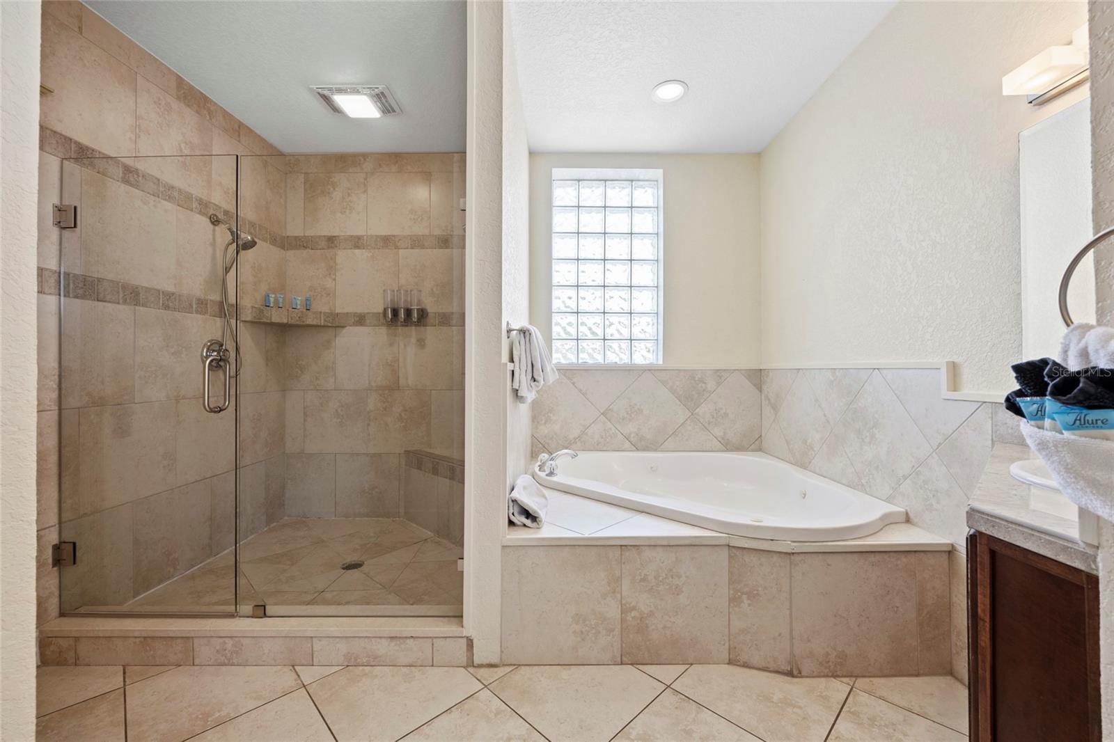92 Washington St Property Photo 20