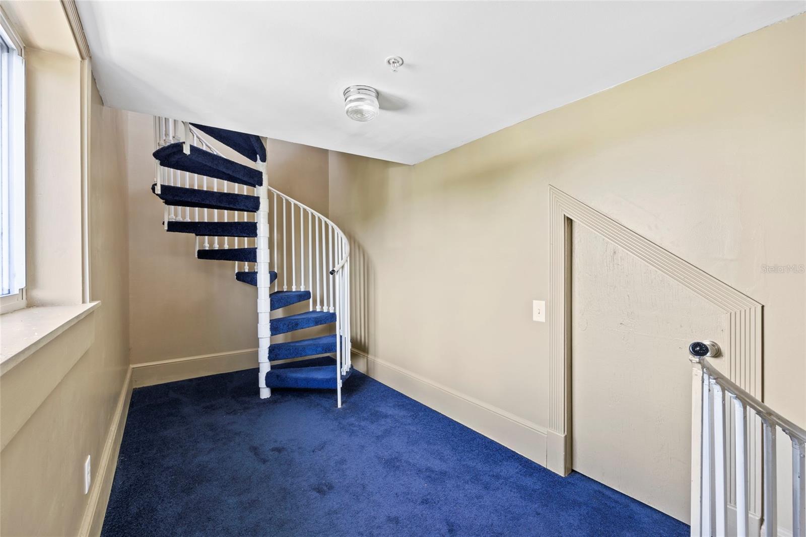 92 Washington St Property Photo 26