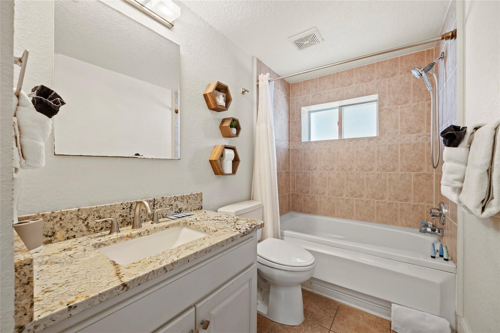 92 Washington St Property Photo 47