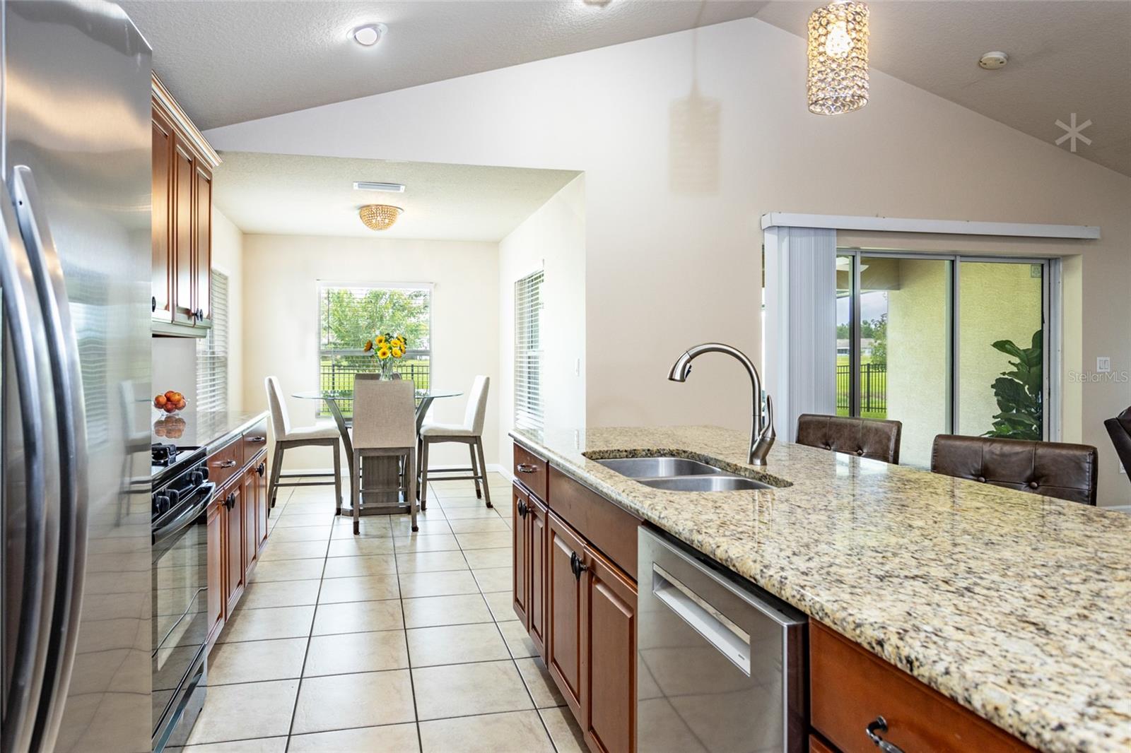 118 Golfview Ct Property Photo 6