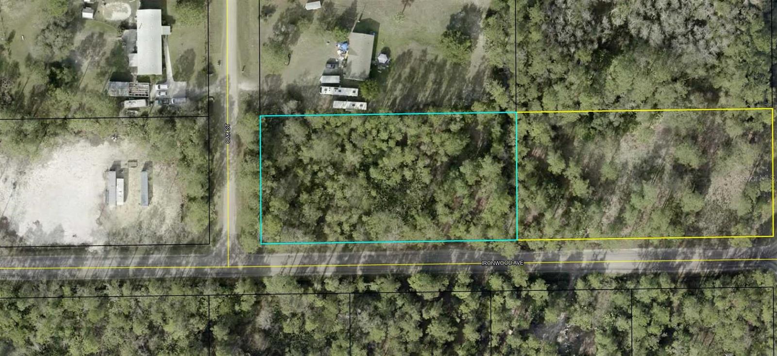 2157 Oak St Property Photo 1