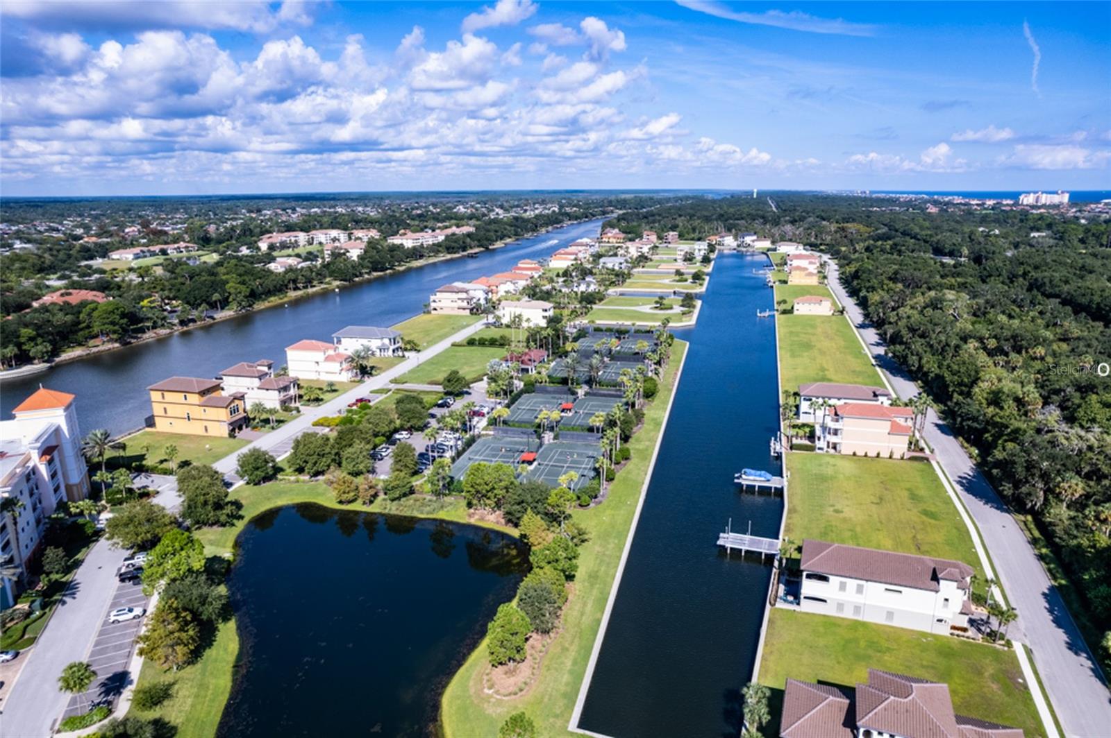 258 Harbor Village Pt N Property Photo 3