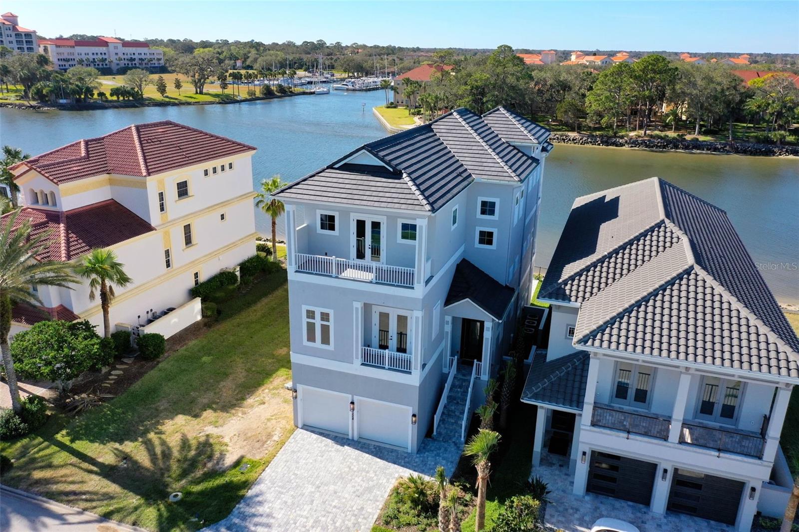 228 Yacht Harbor Dr Property Photo 1