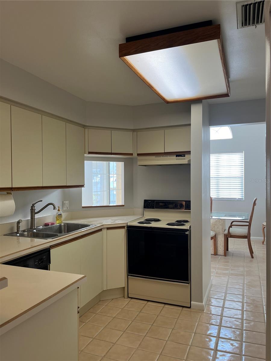 8 Marina Point Pl #8 Property Photo 8