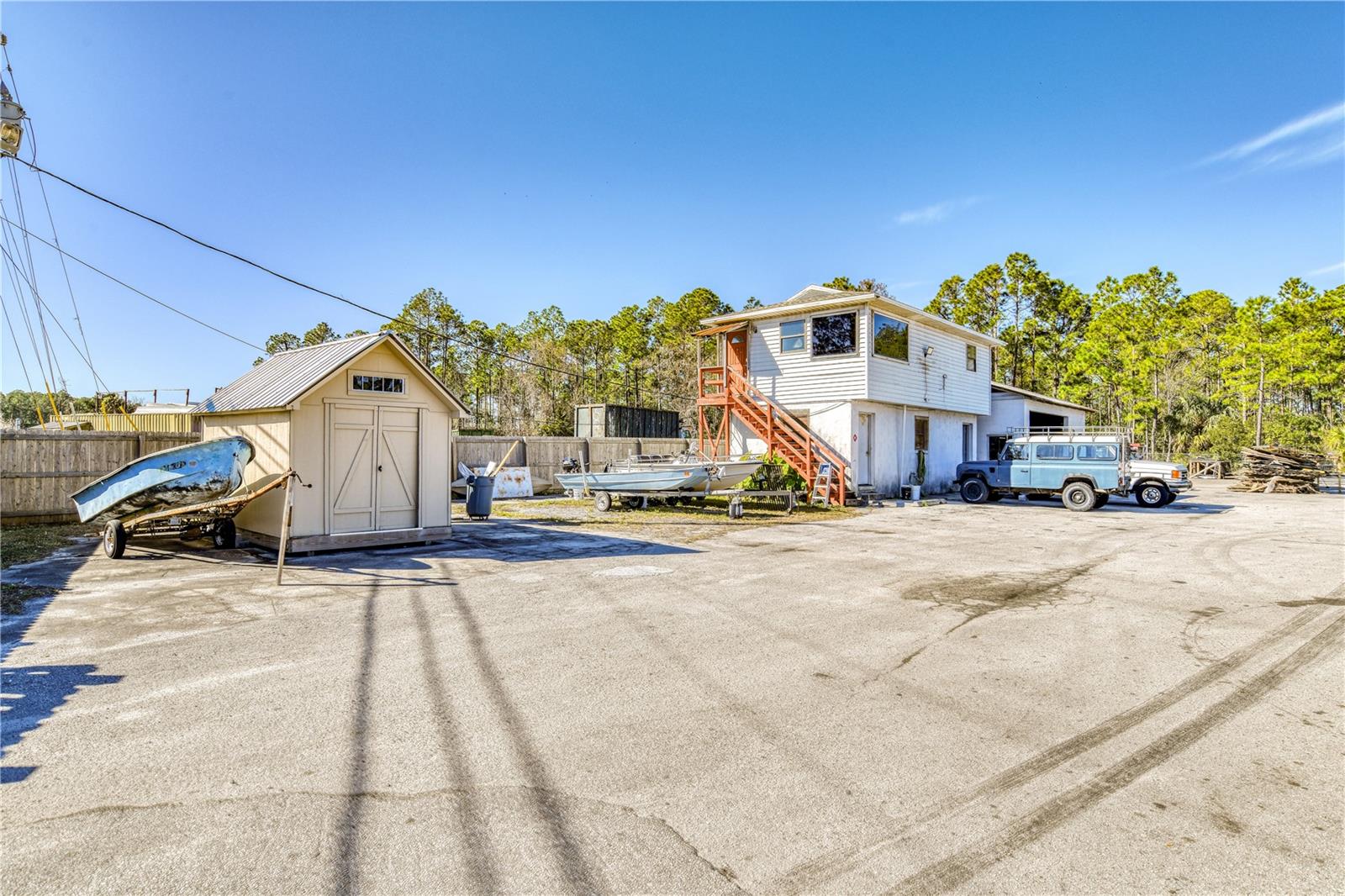 1570-1590 Northwood Dr Property Photo 3