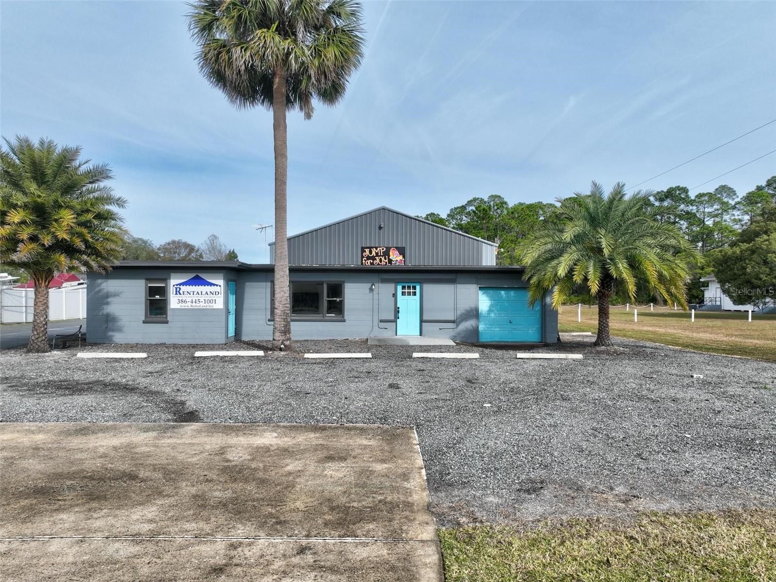 2360 E Moody Blvd Property Photo 3