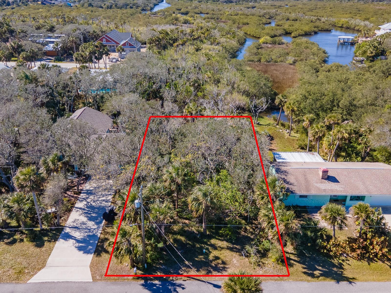 2230 S Daytona Ave Property Photo 3