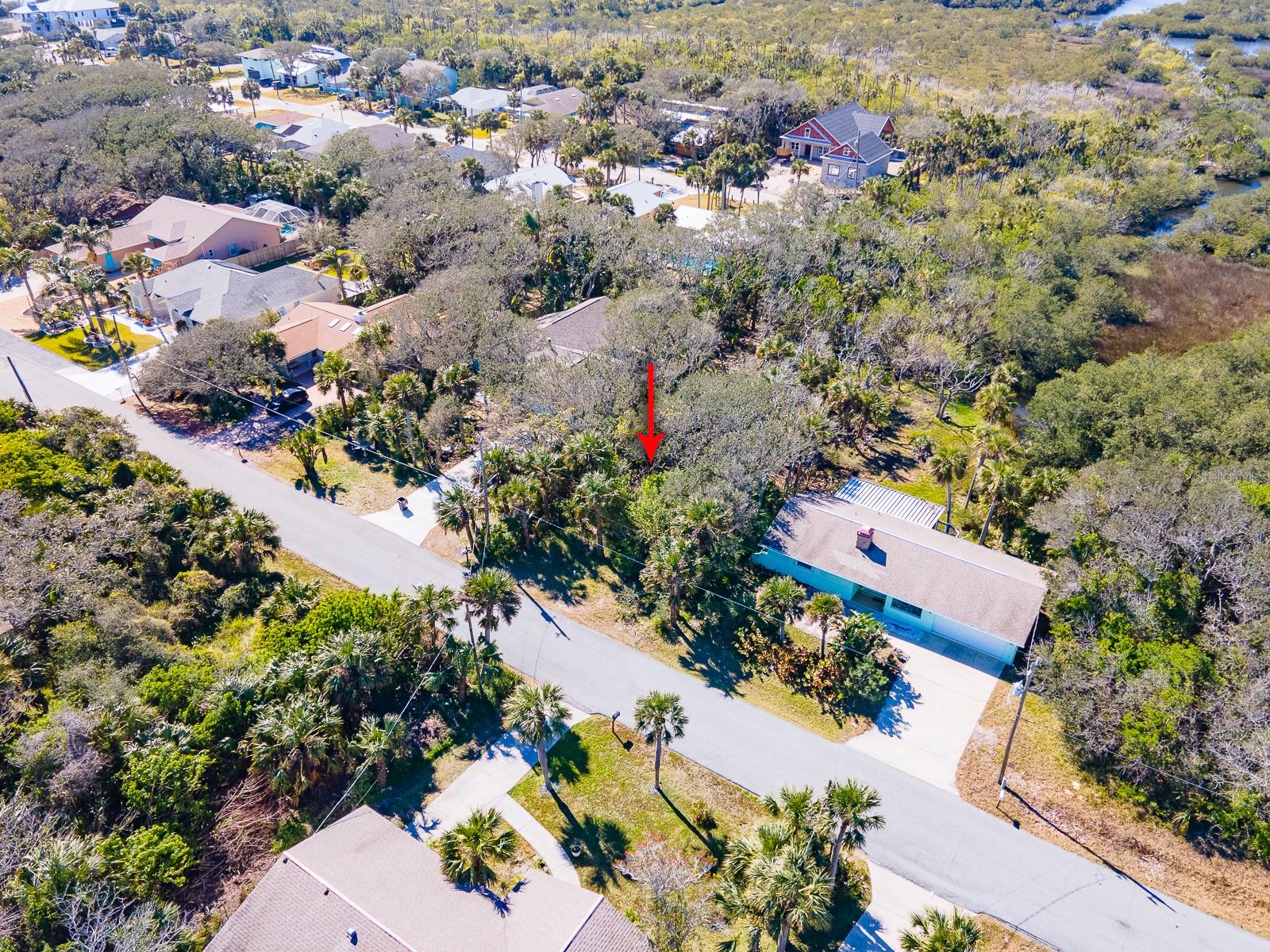 2230 S Daytona Ave Property Photo 4