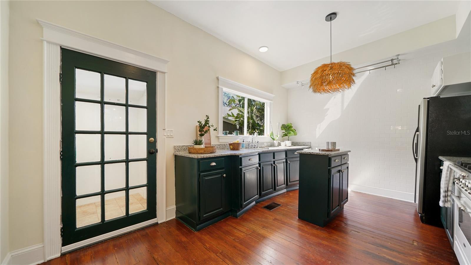40 Sanford St Property Photo 12