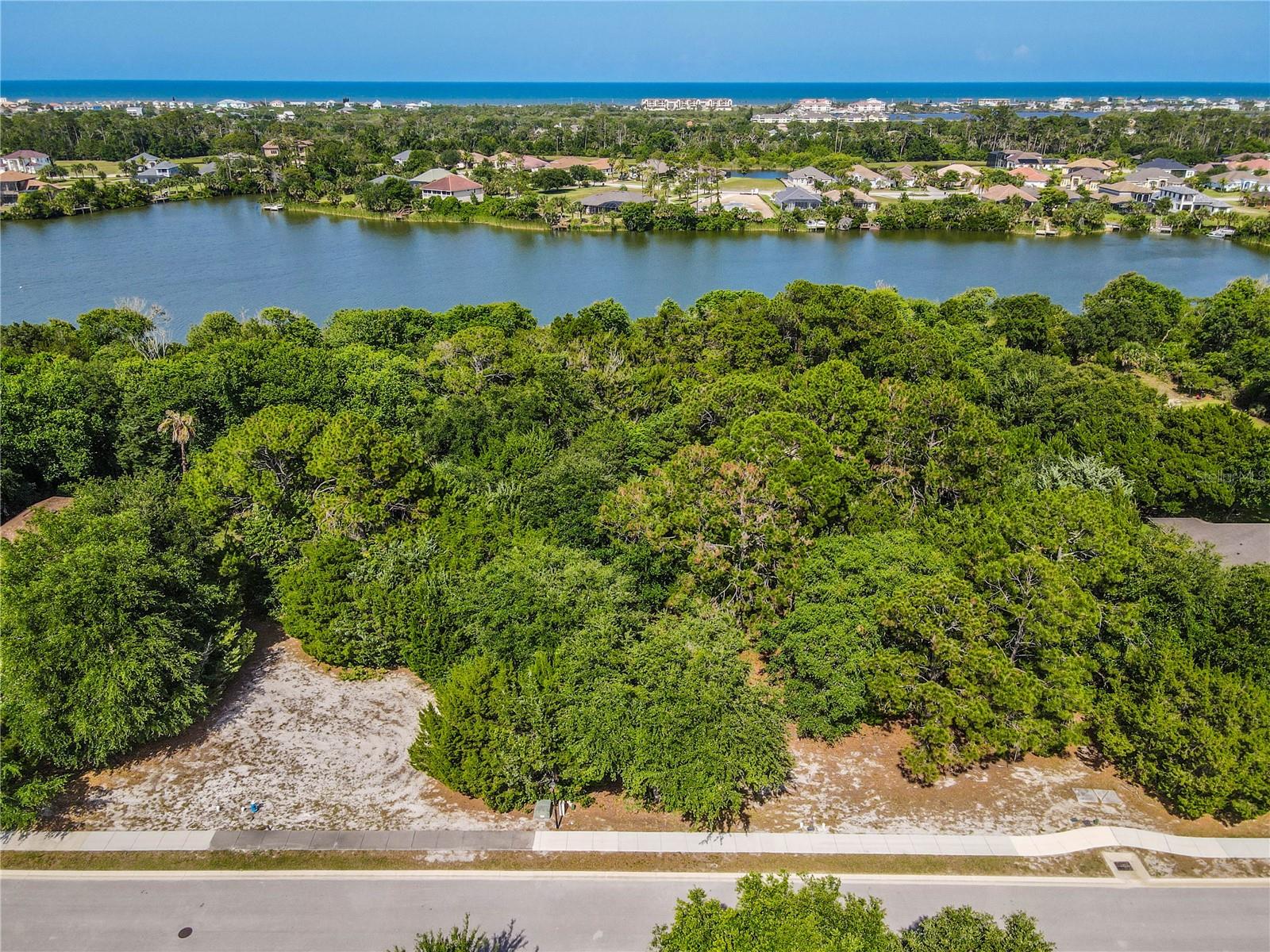 22 N Lakewalk Dr Property Photo 3