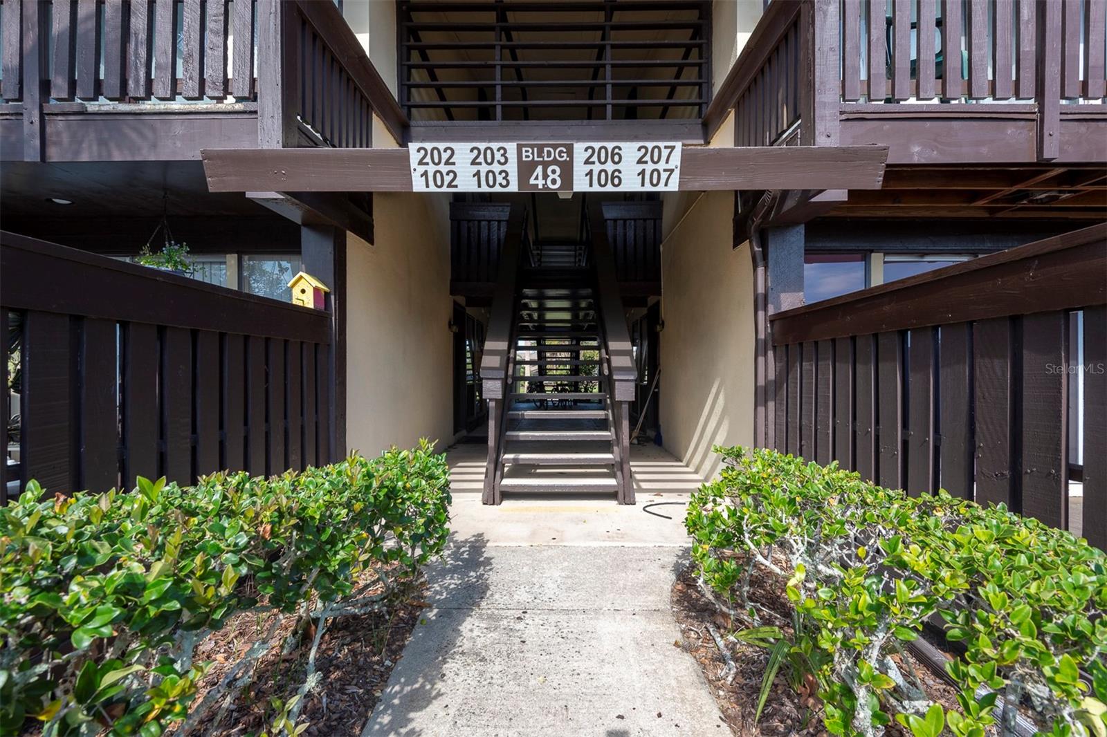 48 Club House Dr #106 Property Photo 1