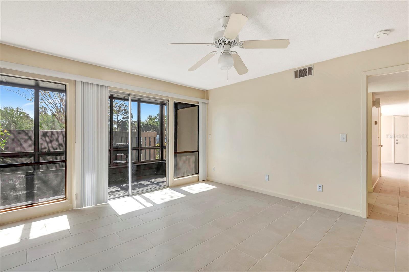 48 Club House Dr #106 Property Photo 10
