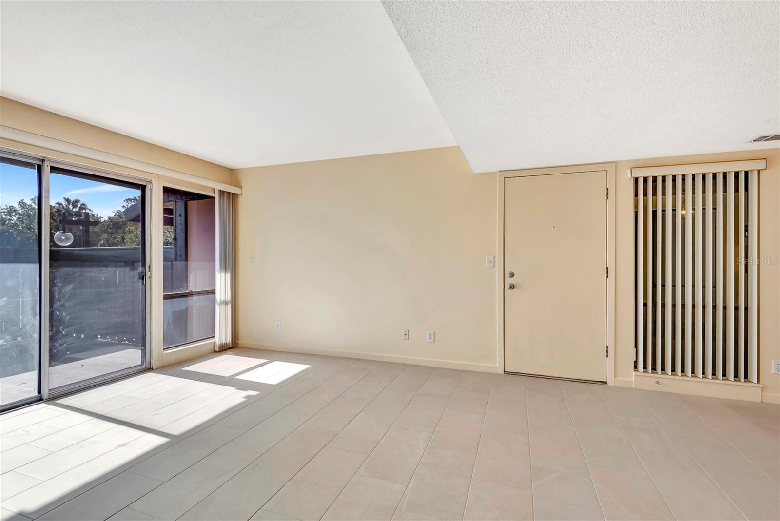 48 Club House Dr #106 Property Photo 14
