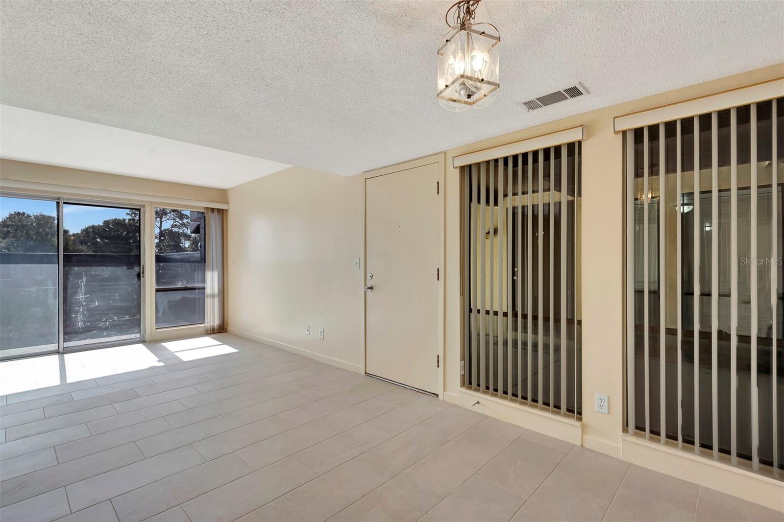 48 Club House Dr #106 Property Photo 15