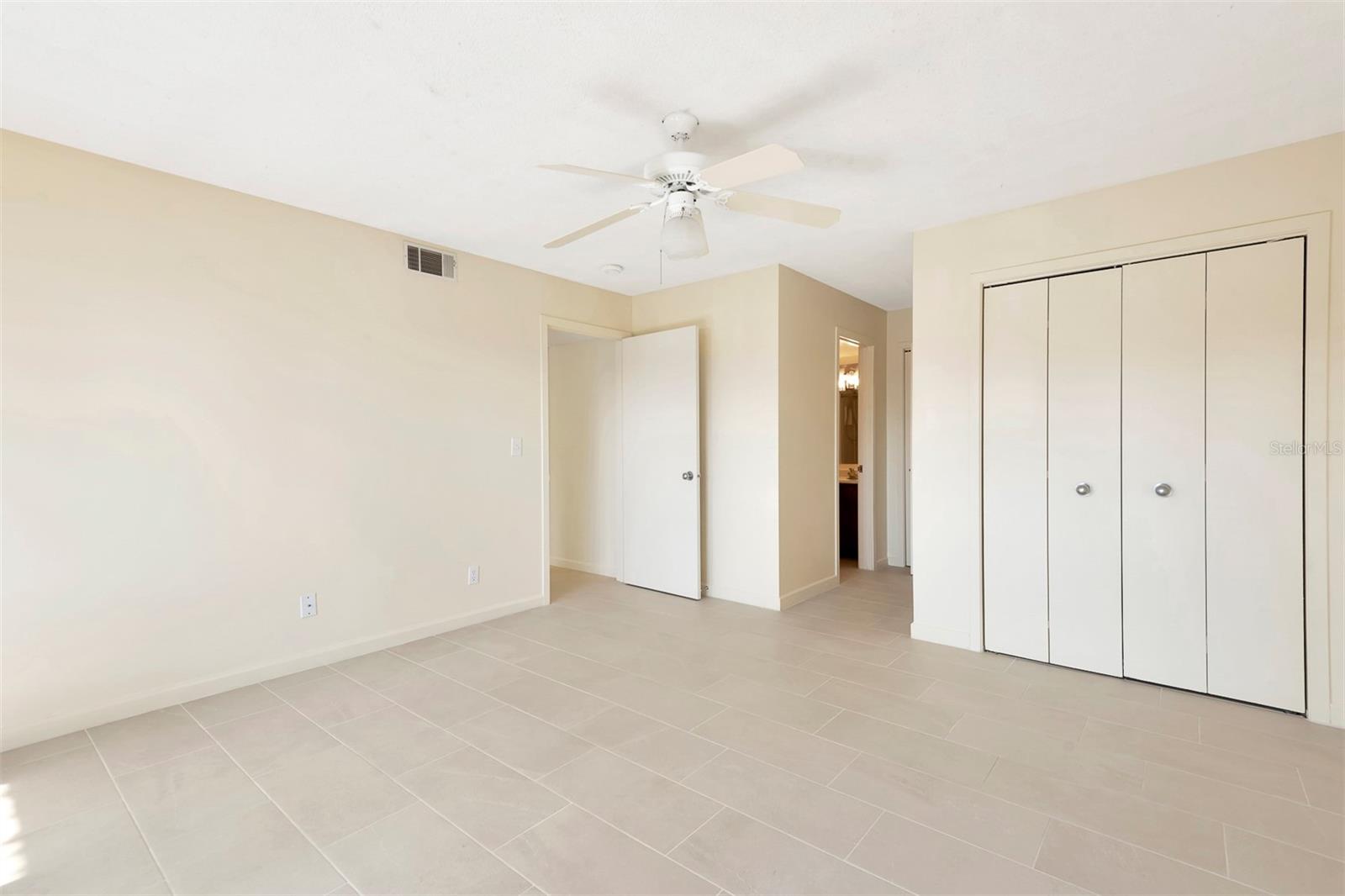 48 Club House Dr #106 Property Photo 16