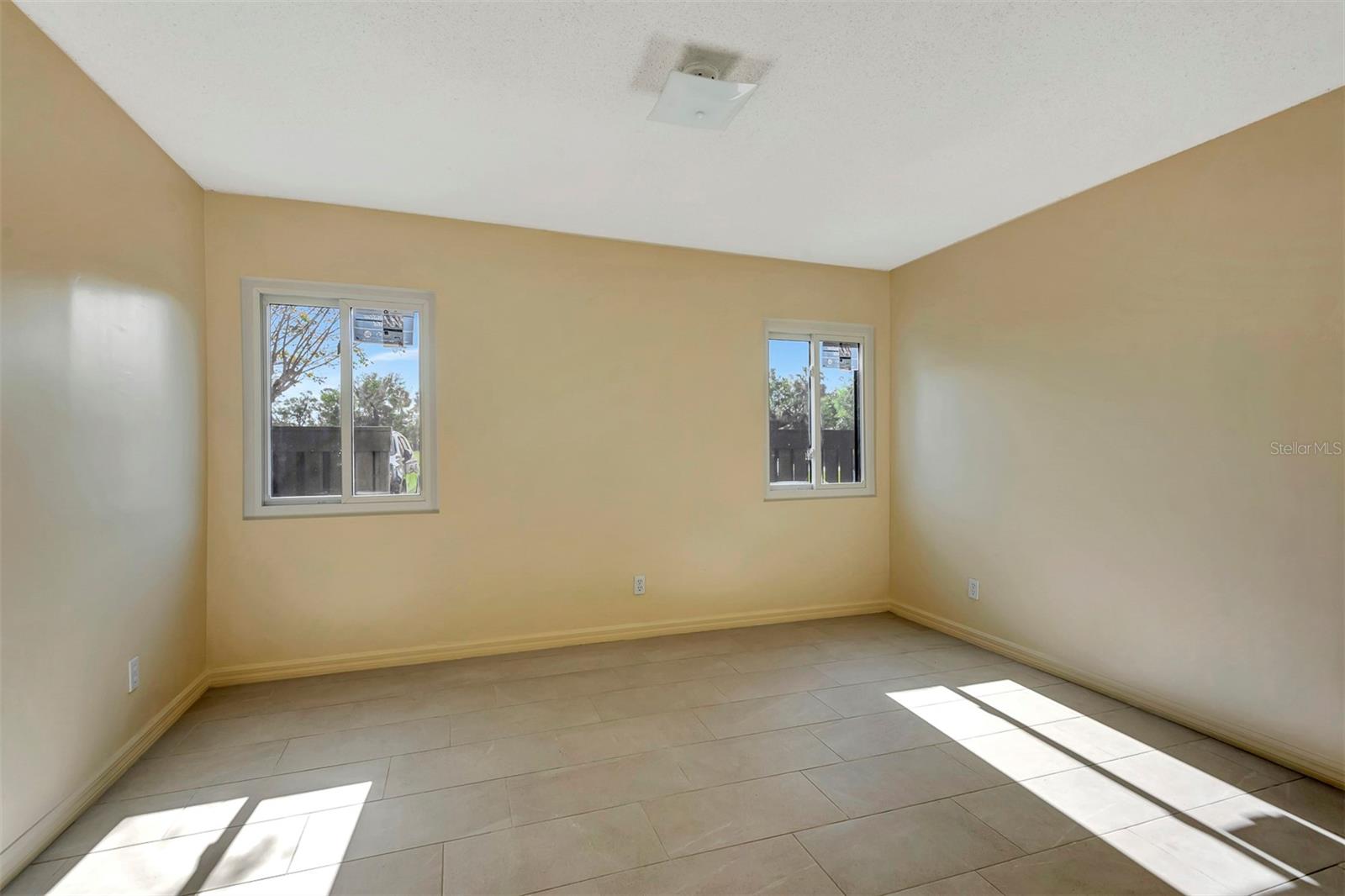 48 Club House Dr #106 Property Photo 21