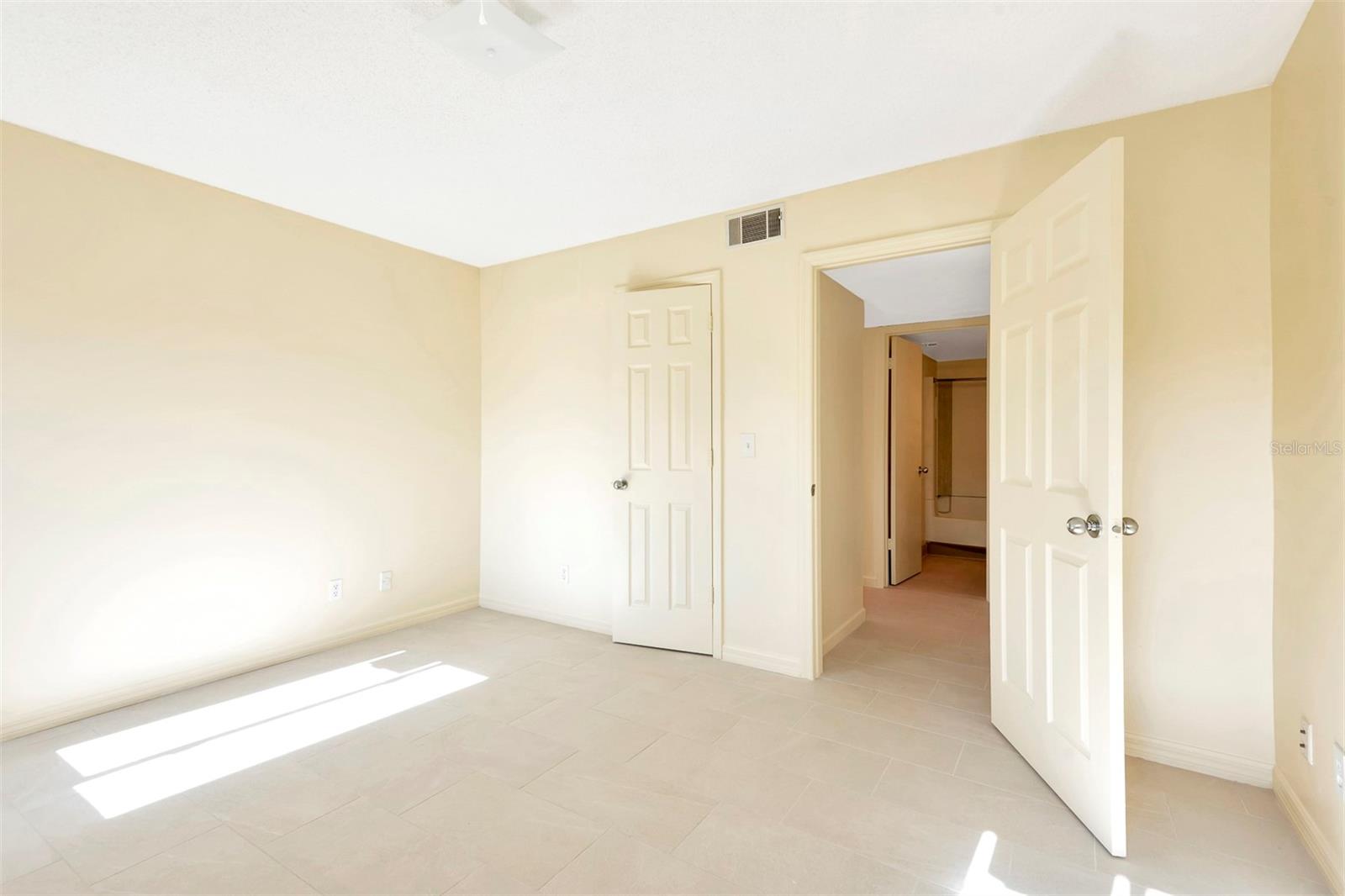48 Club House Dr #106 Property Photo 23