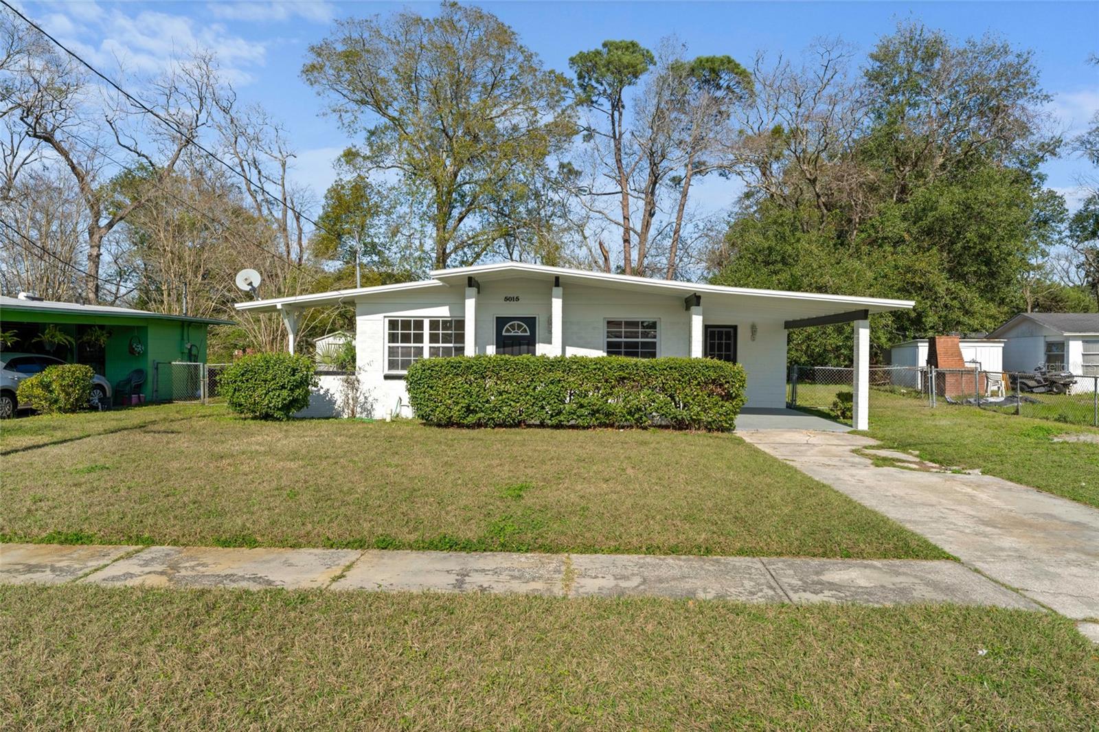 5015 Lincoln Cir N Property Photo