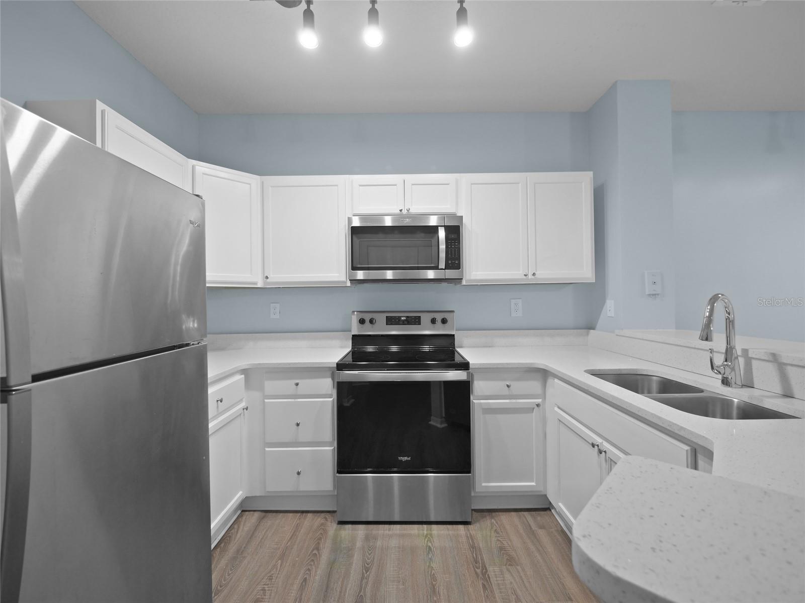 625 Fairway Dr #301 Property Photo