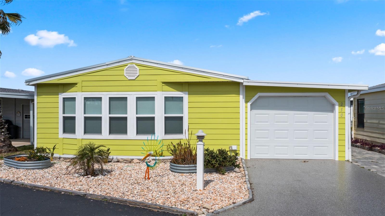 250 Seabreeze Dr Property Photo