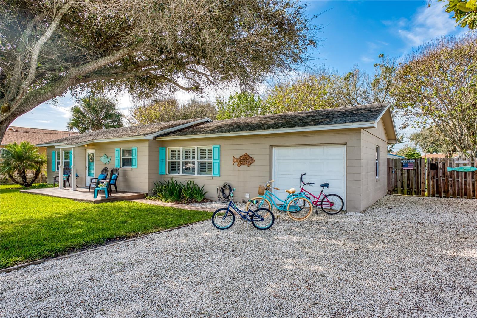 5467 1st St Property Photo