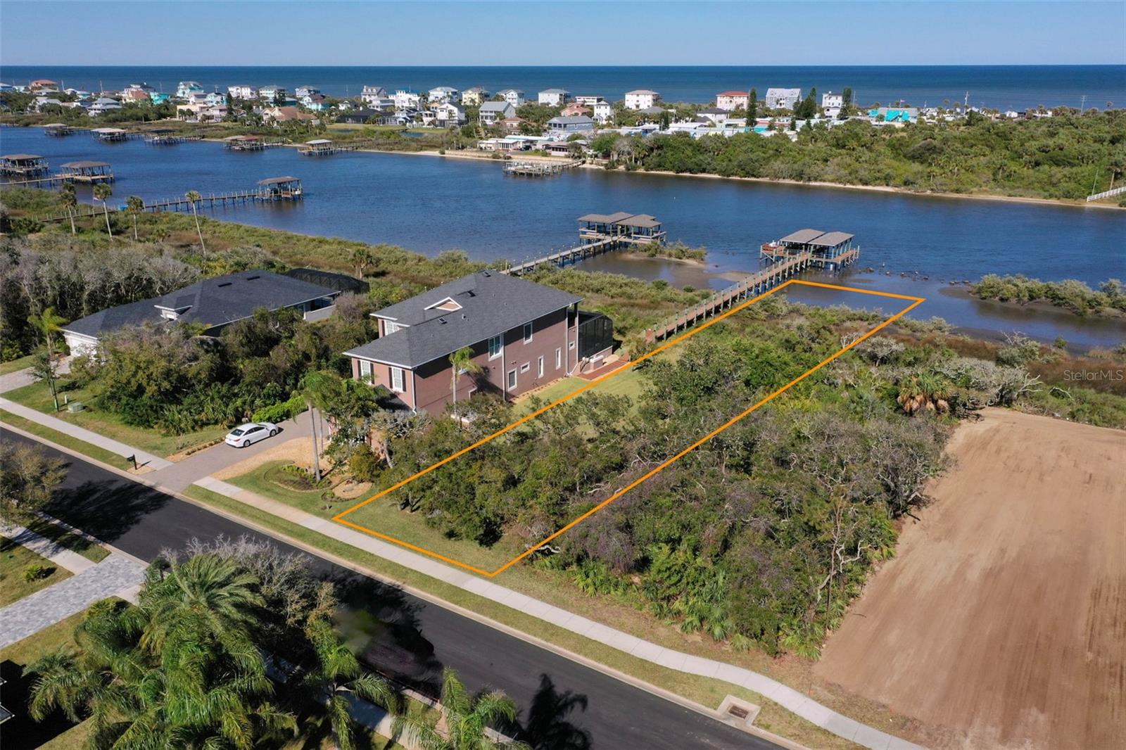 28 N Riverwalk Dr Property Photo 1