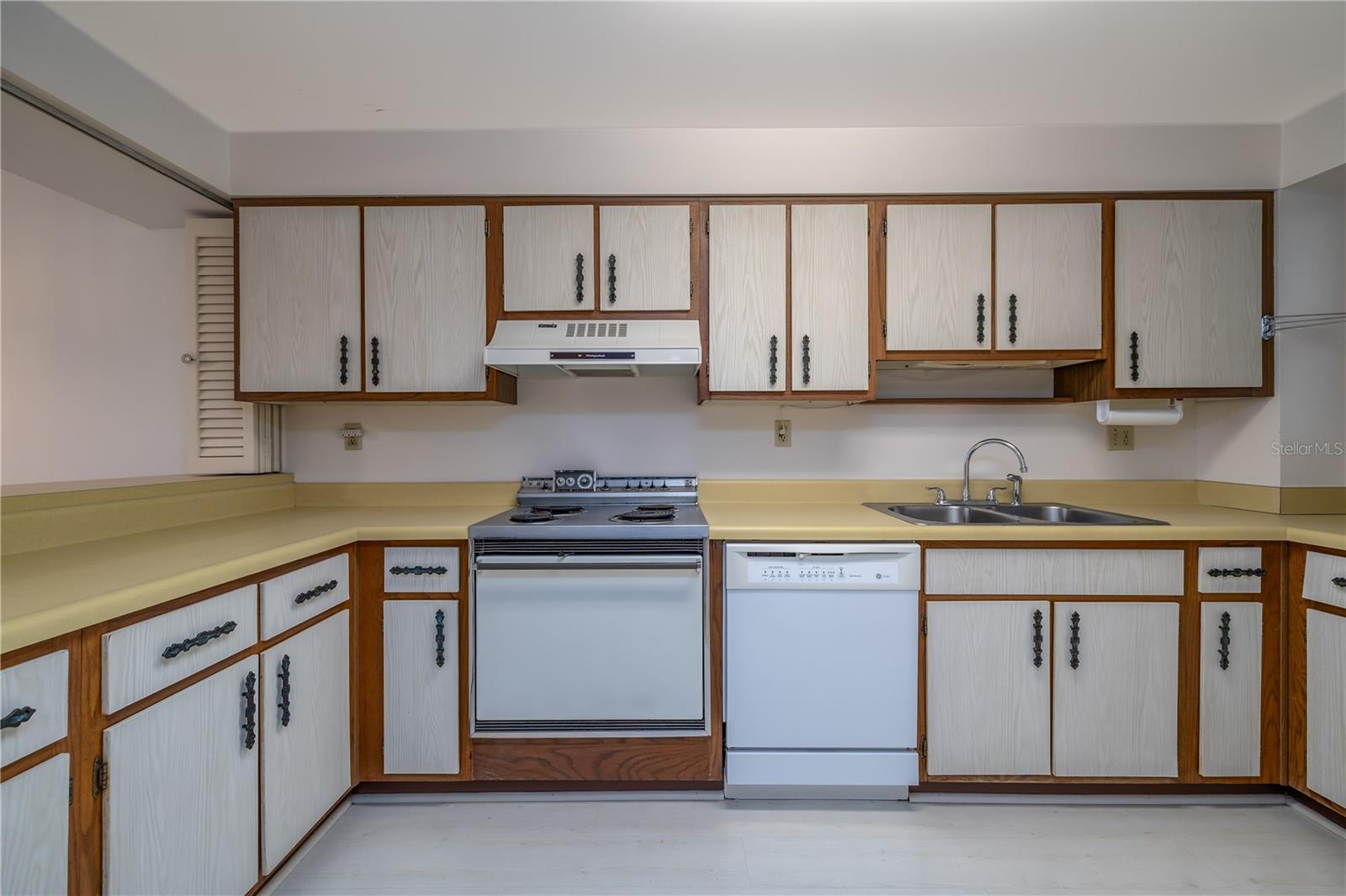 1133 Ocean Shore Blvd #302 Property Photo 13
