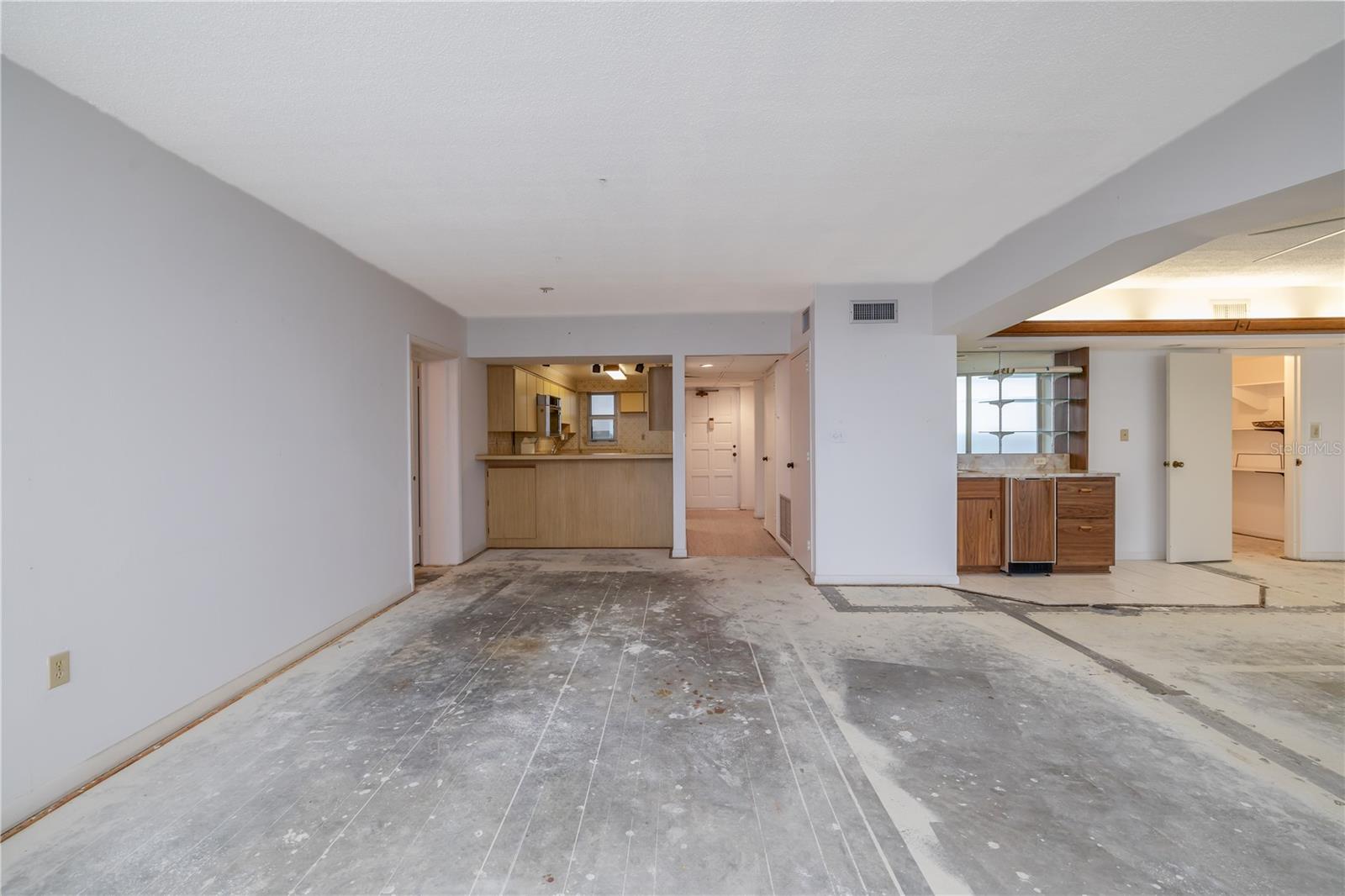 1133 Ocean Shore Blvd #303 Property Photo 13