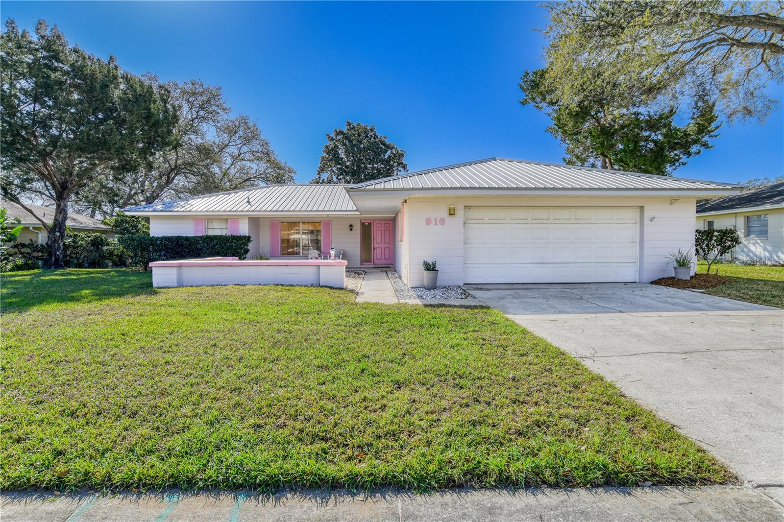 916 Alcala Dr Property Photo