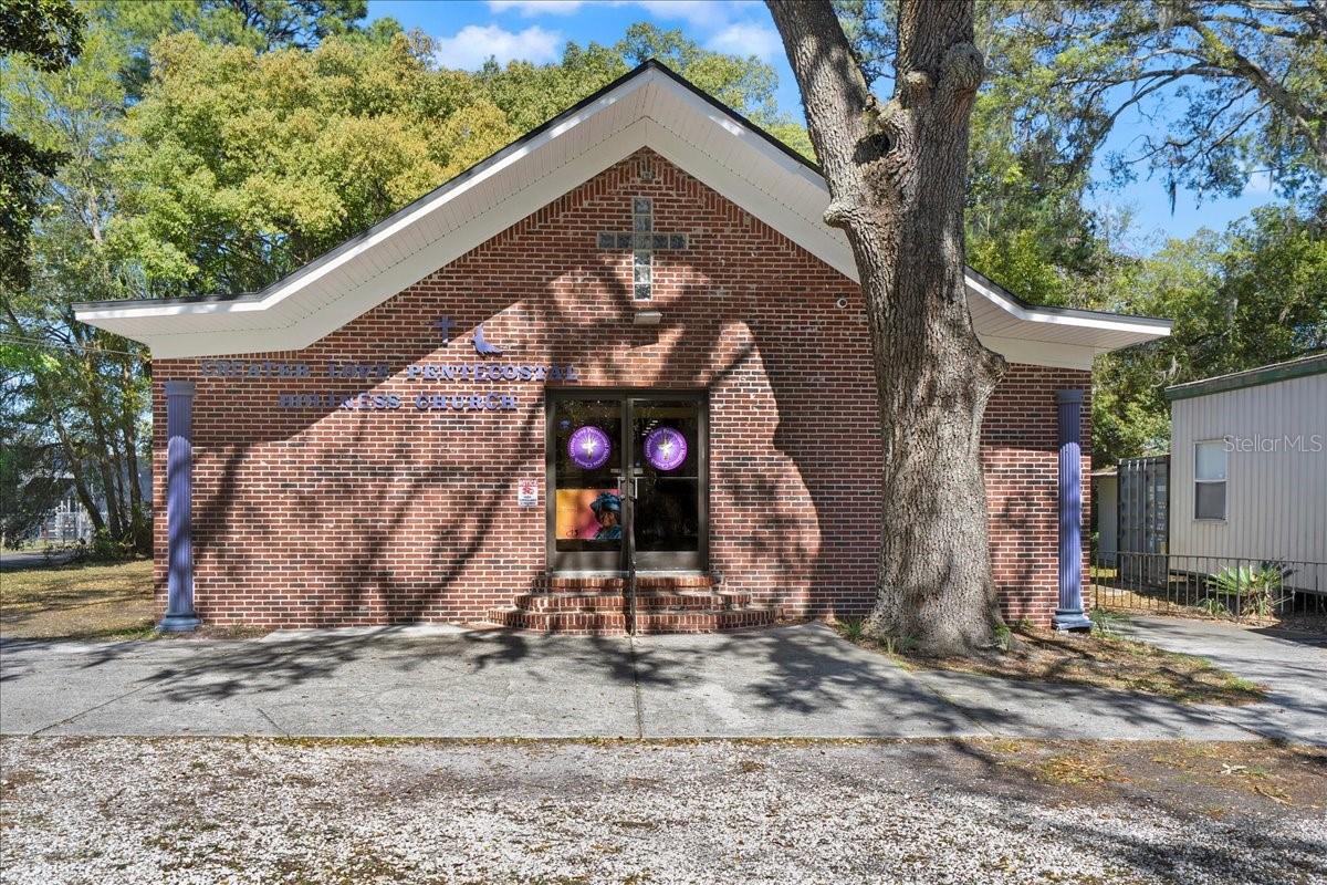 1434 Oakhurst Ave Property Photo