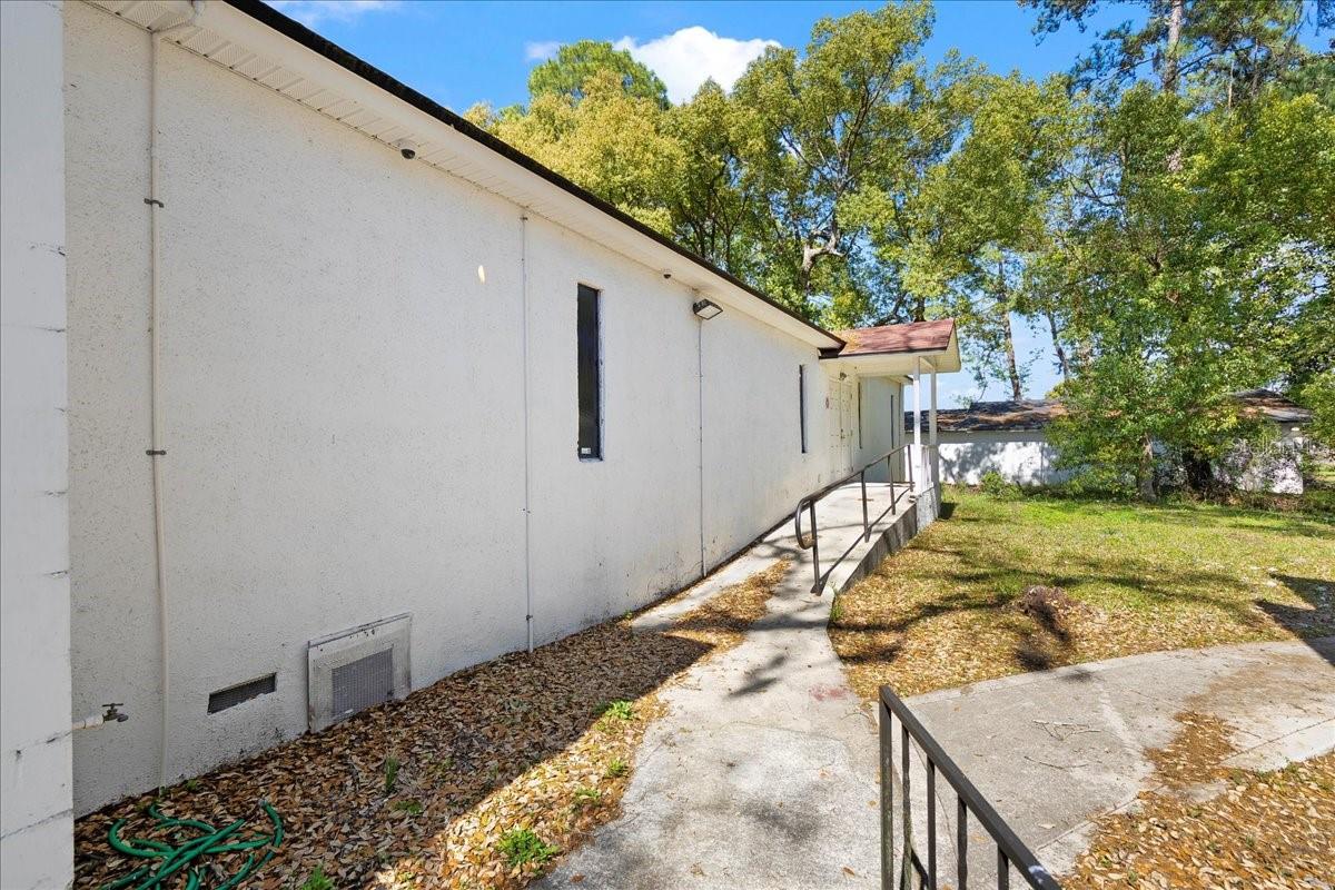 1434 Oakhurst Ave Property Photo 23